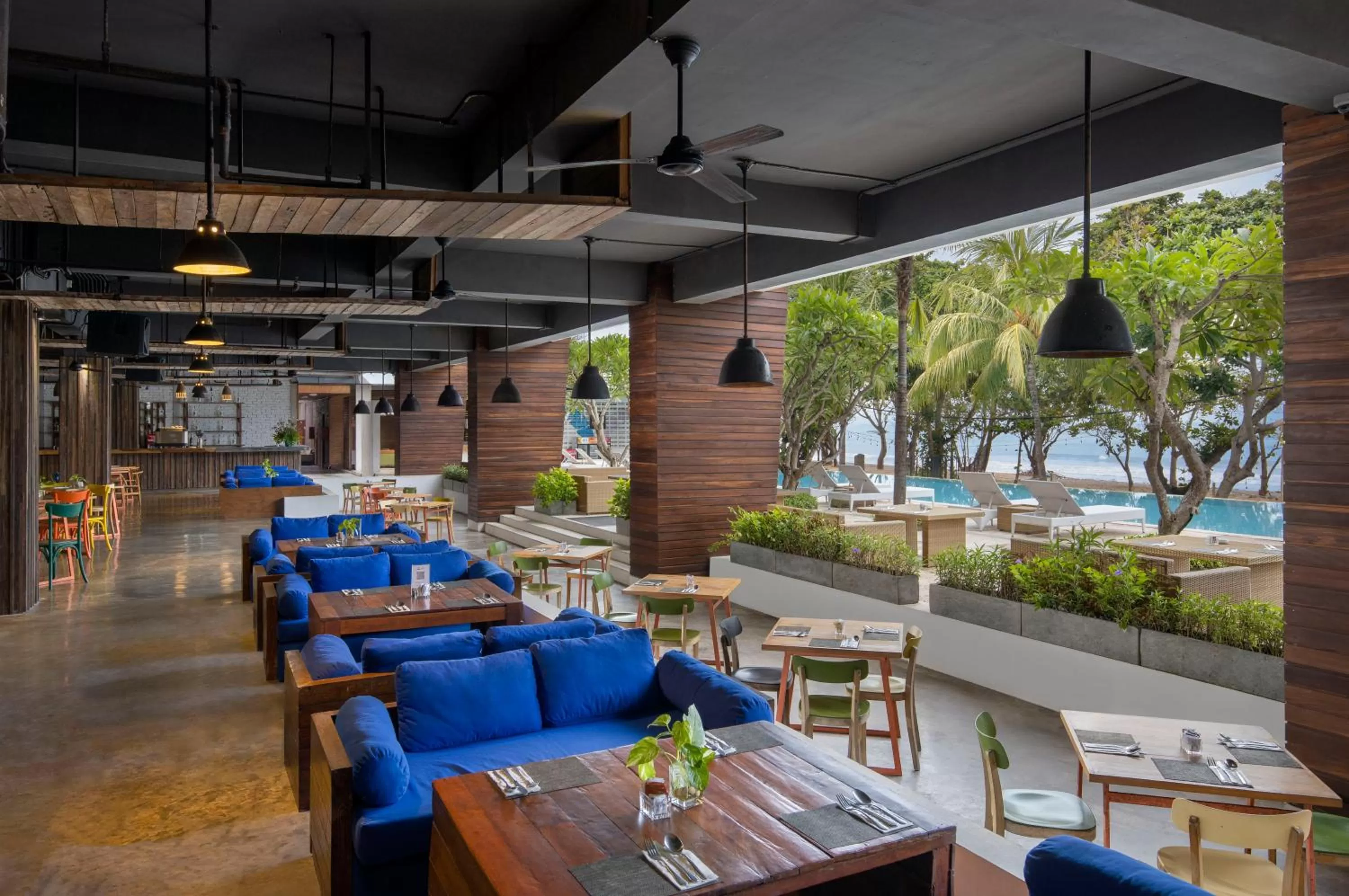 Restaurant/places to eat in Grand Inna Kuta