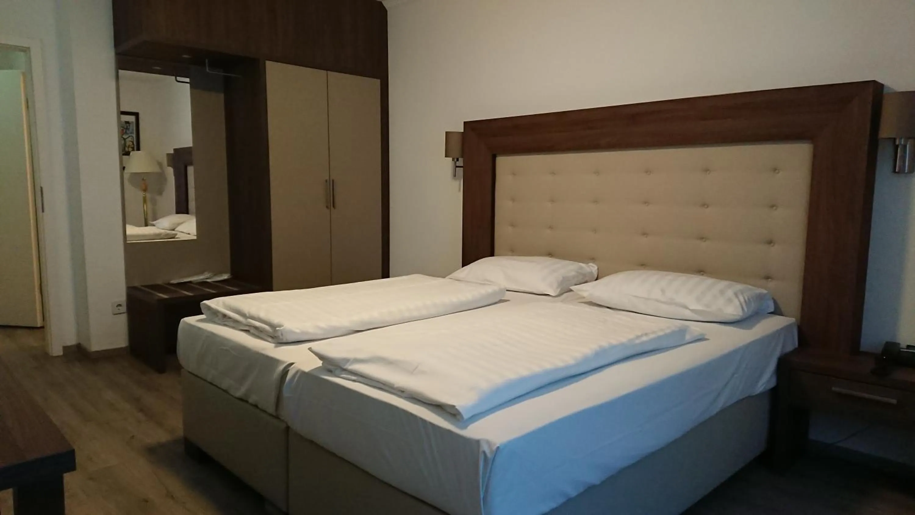 Photo of the whole room, Bed in Hotel Batavia