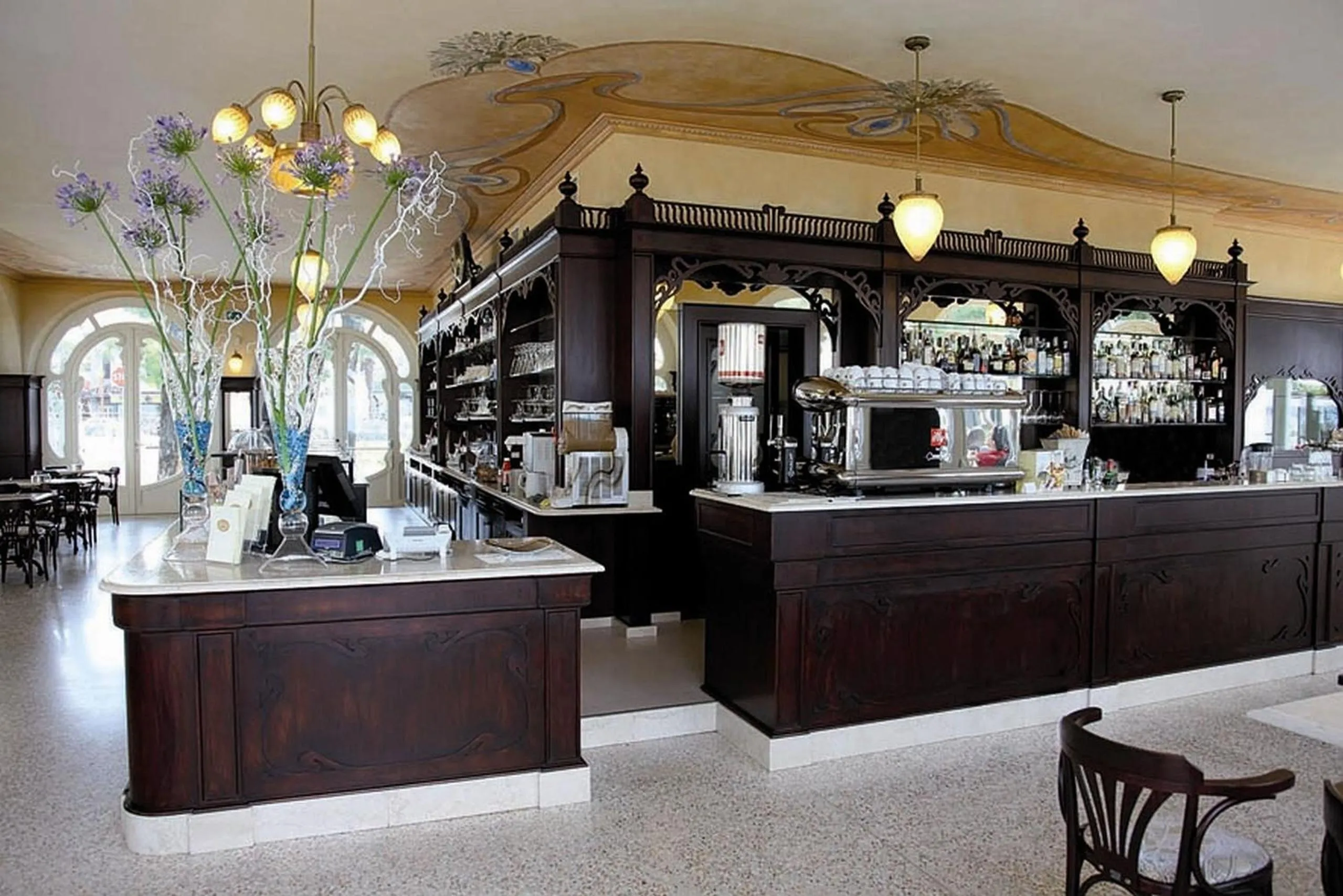 Lounge or bar in Hotel Lugana Parco Al Lago