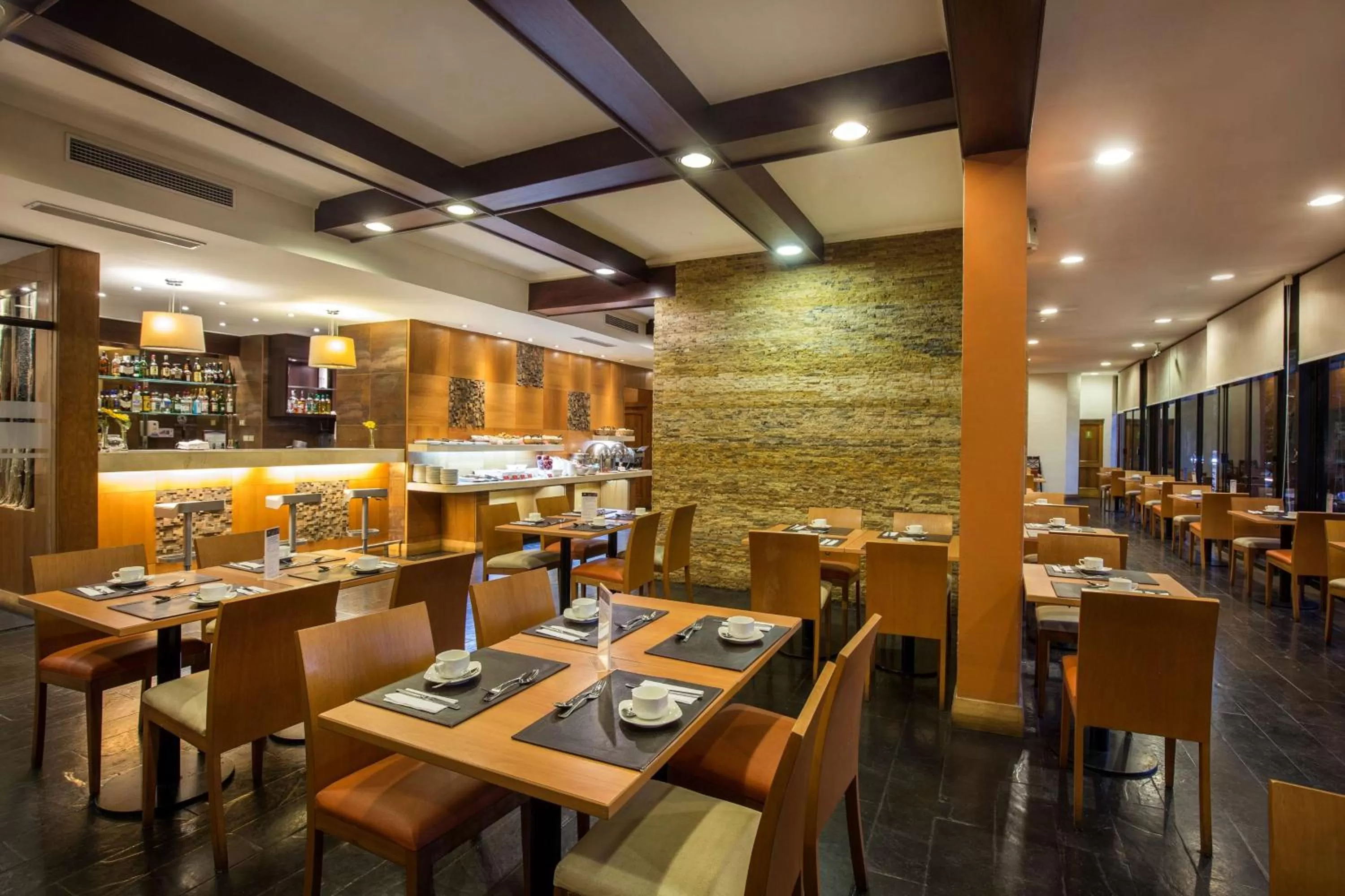 Restaurant/places to eat in Best Western Marina del Rey