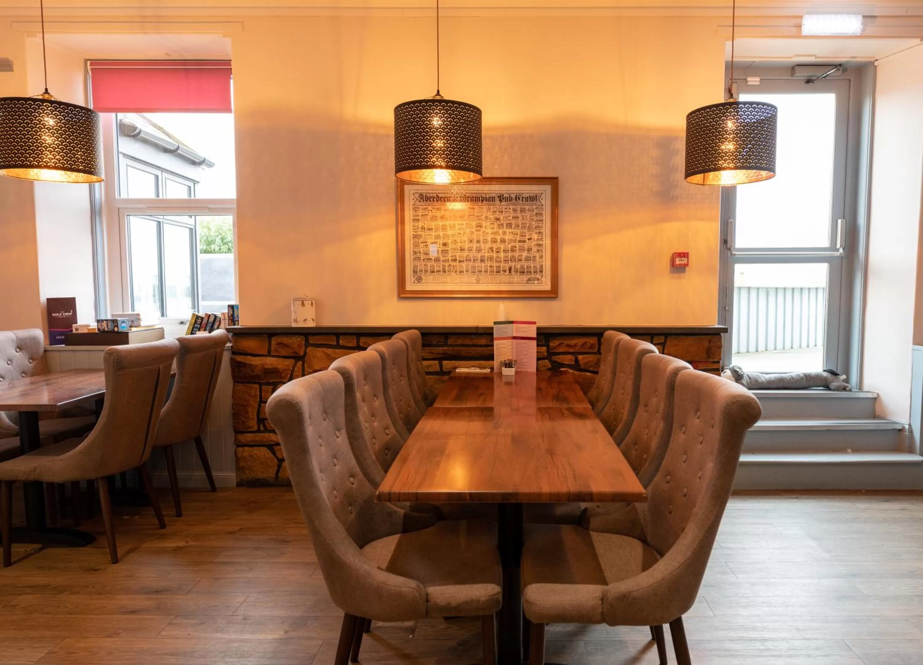 Restaurant/places to eat in GOLF View Hotel & Macintosh Restaurant