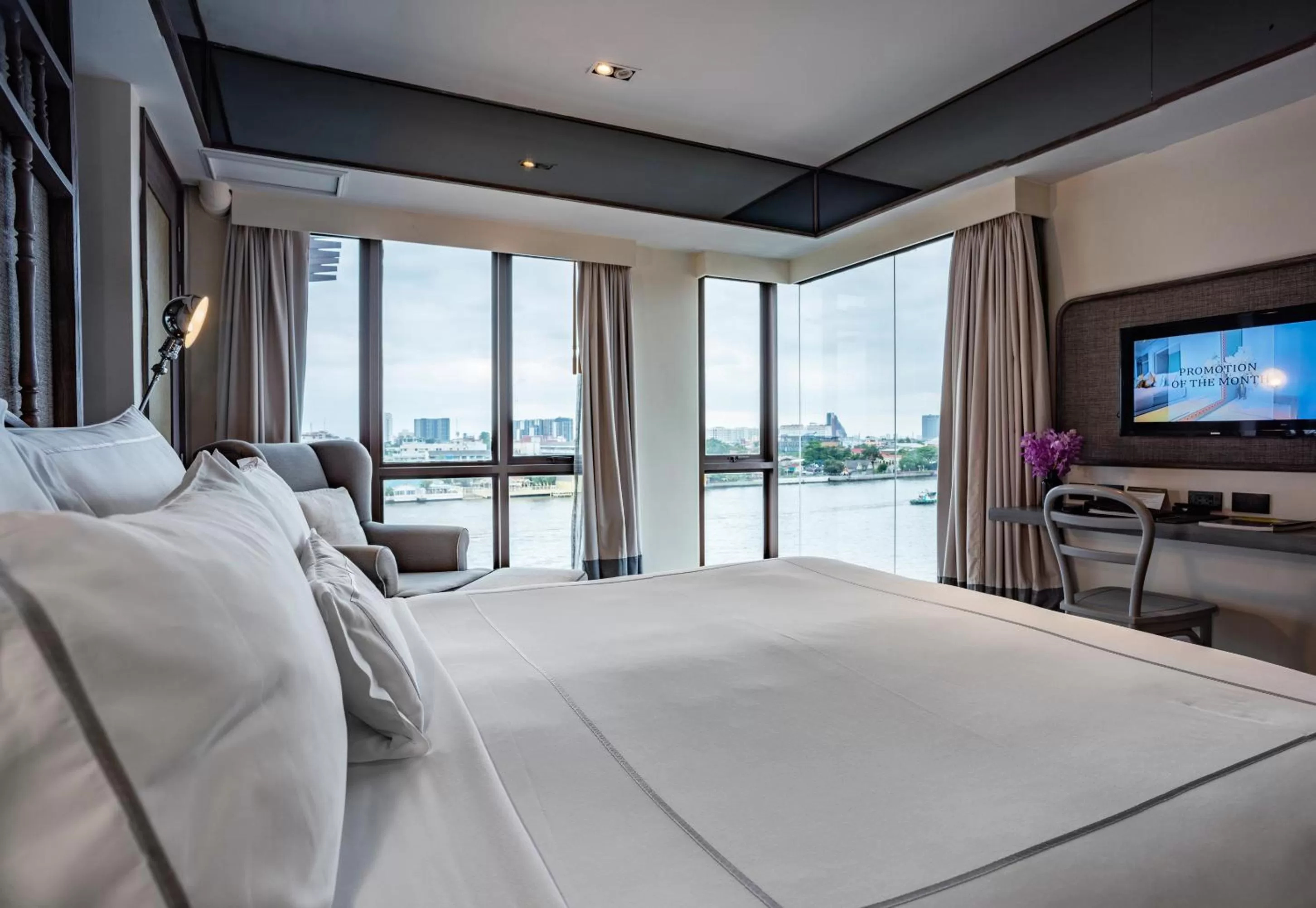 View (from property/room), Bed in Riva Surya Bangkok