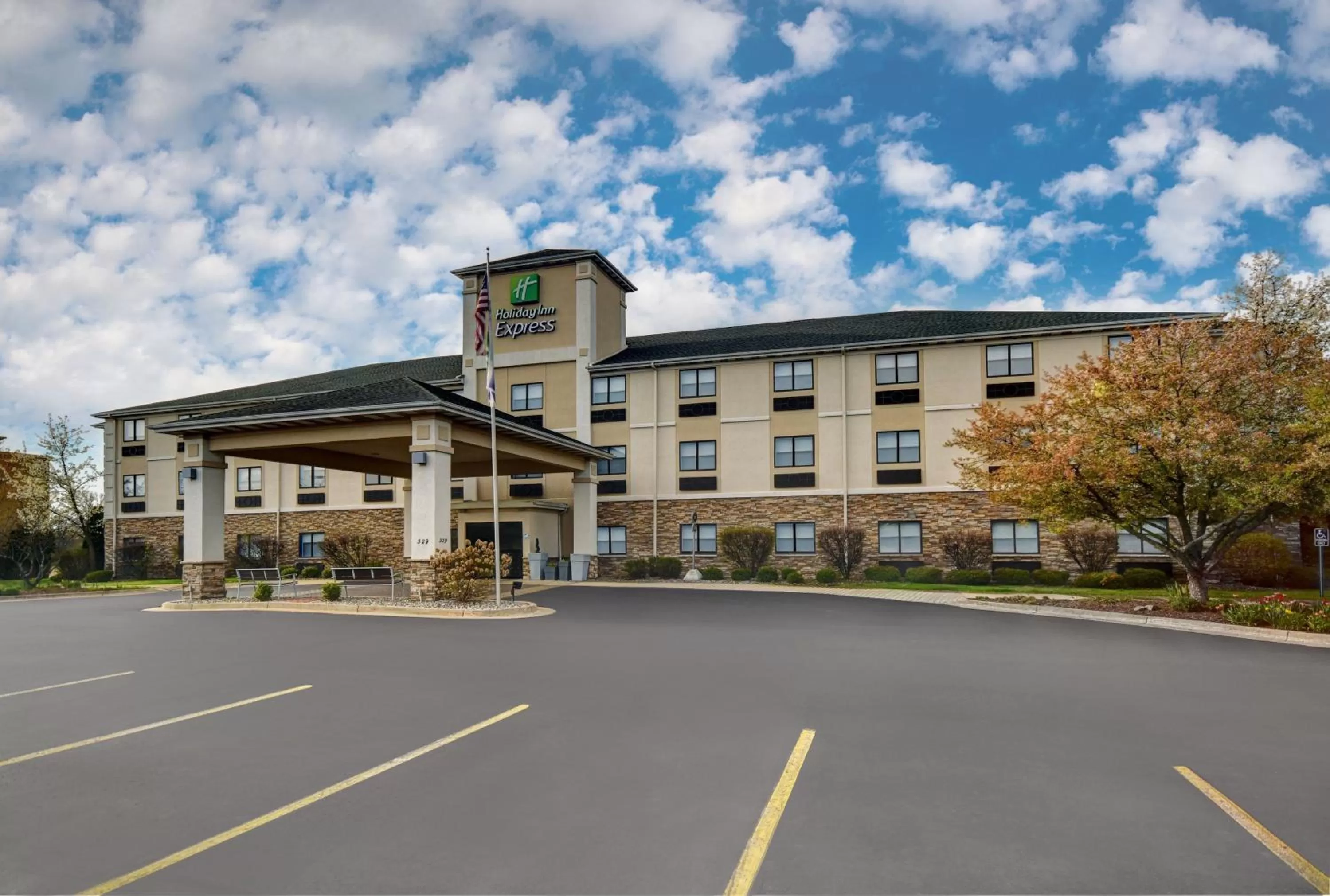 Property building in Holiday Inn Express Marshall by IHG