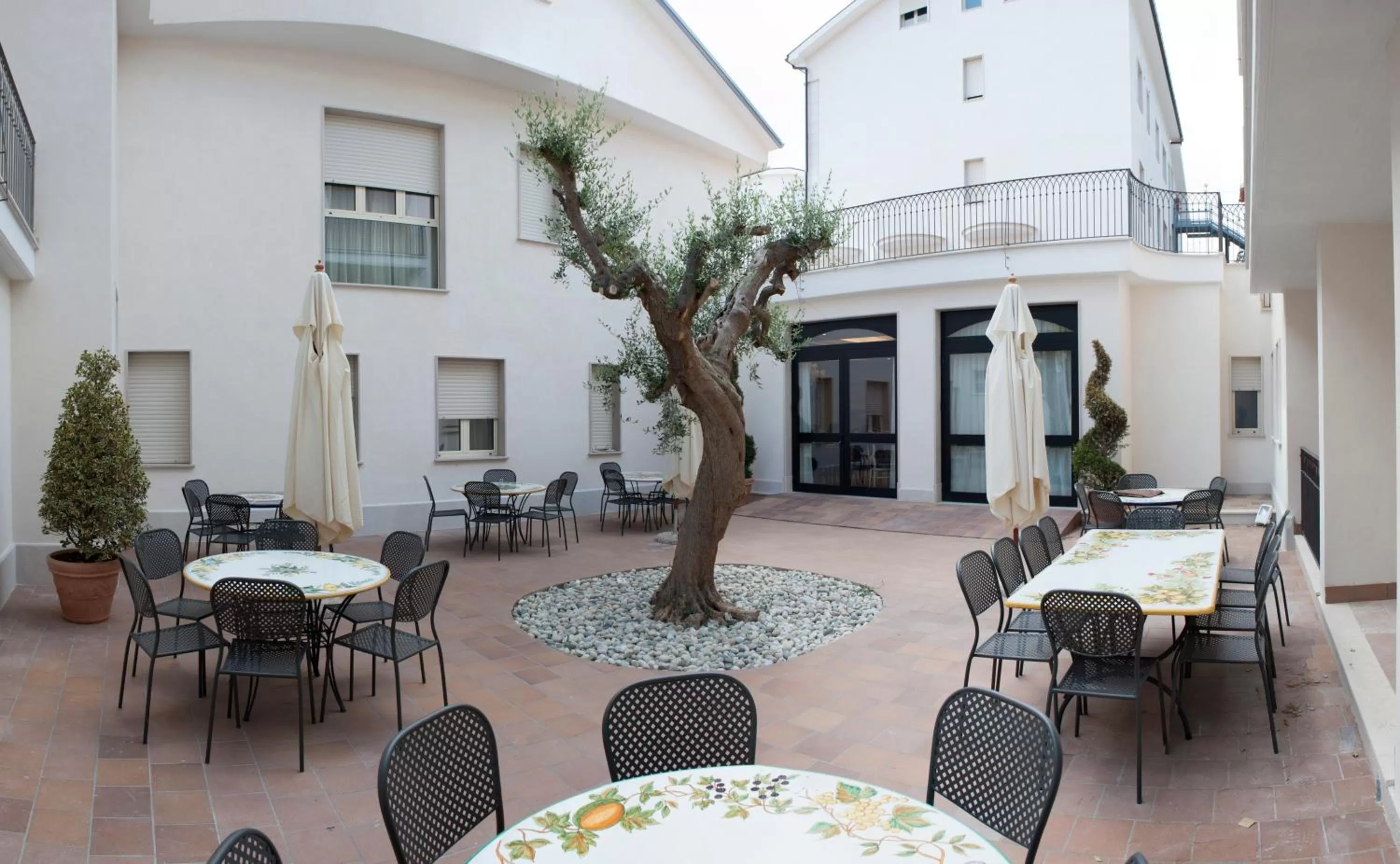 Facade/entrance in Hotel Fini