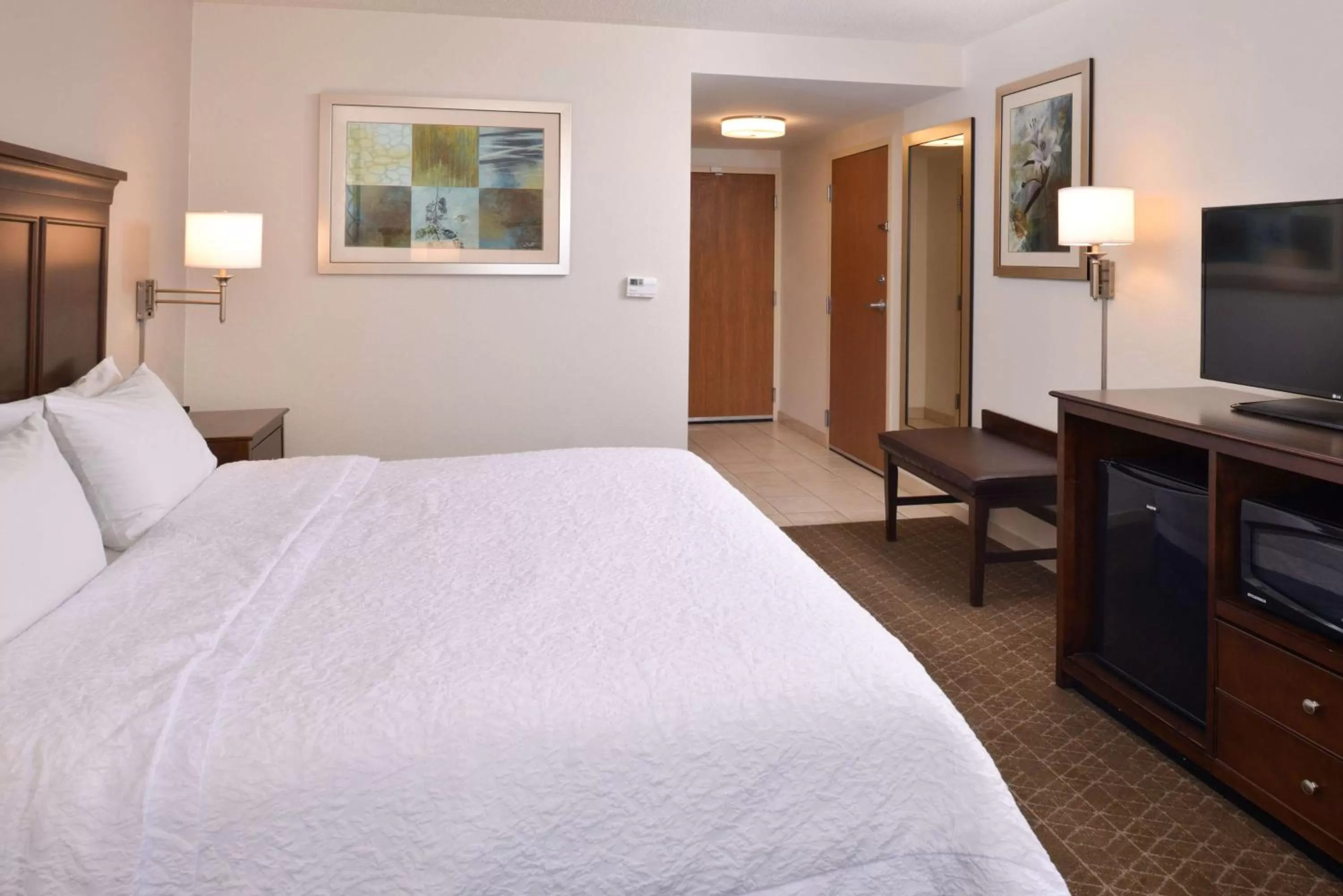 Bed in Hampton Inn & Suites Pueblo-Southgate