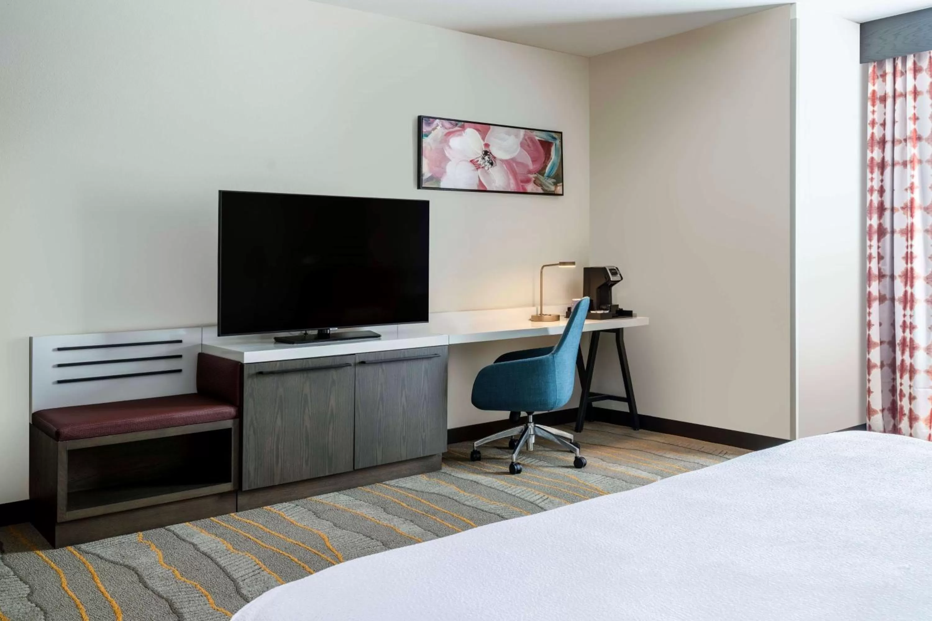 Bedroom, Bed in Hilton Garden Inn Chino Hills Pomona CA