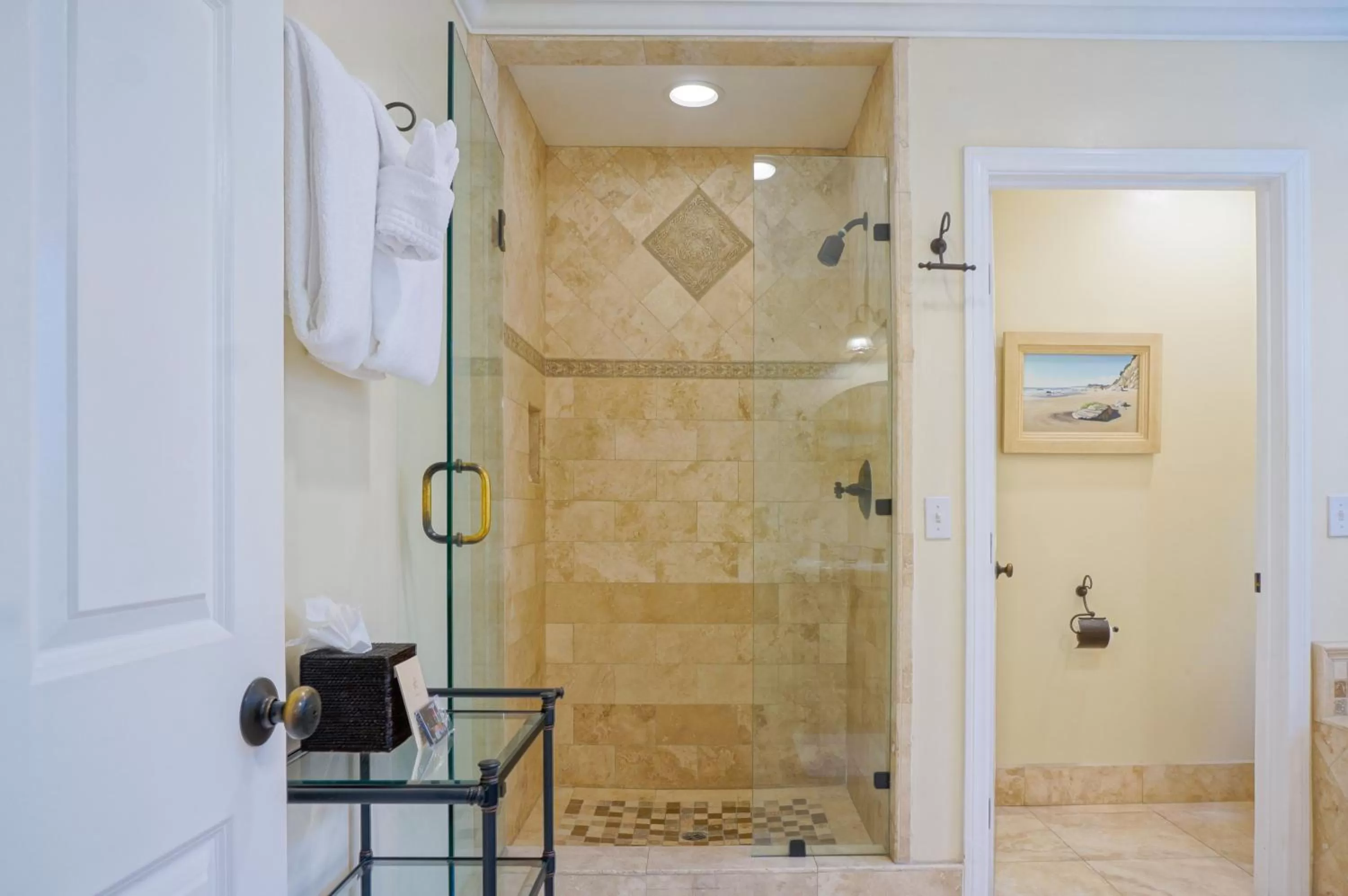 Bathroom in Harbor House Inn