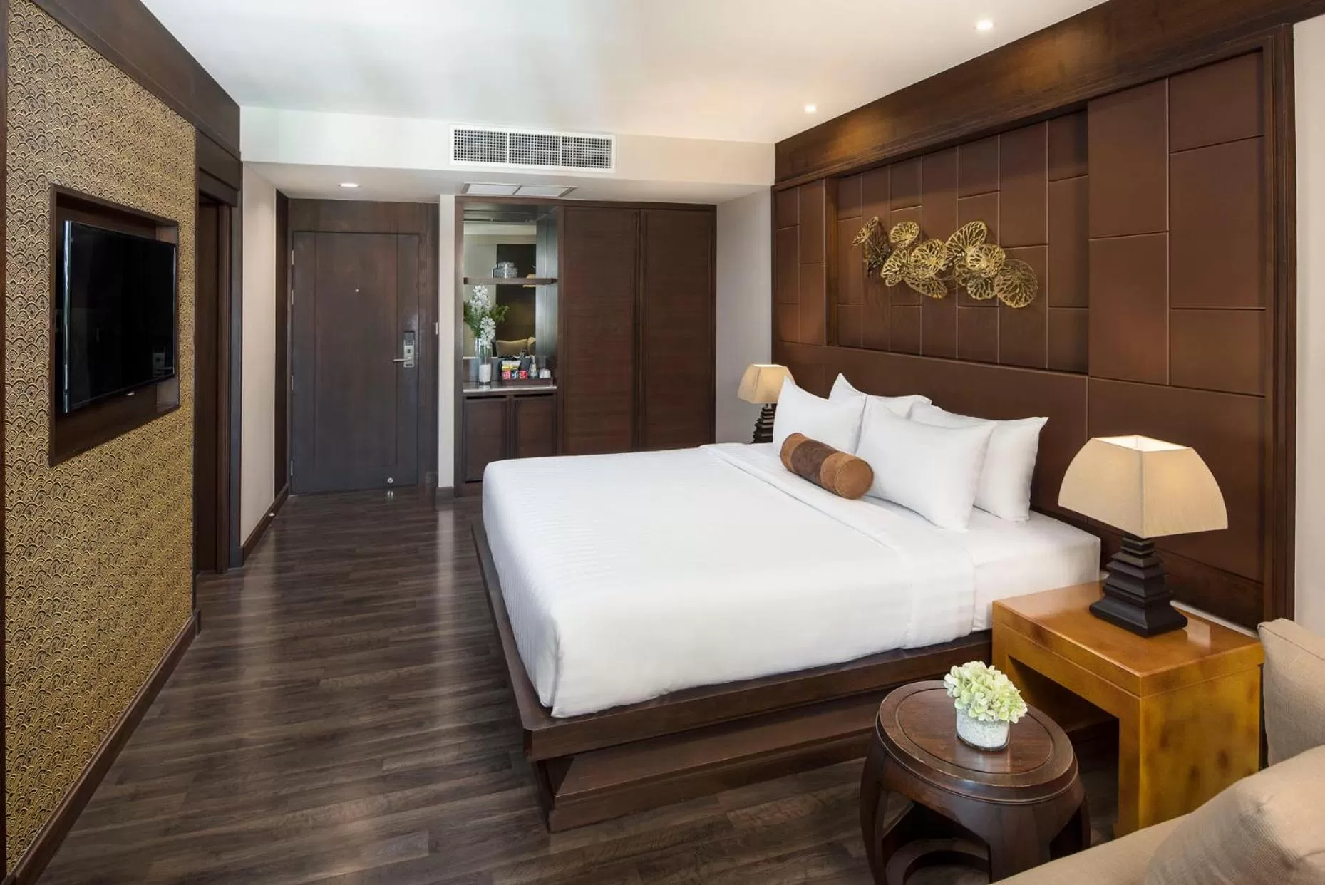 Photo of the whole room, Bed in Casa Nithra Bangkok