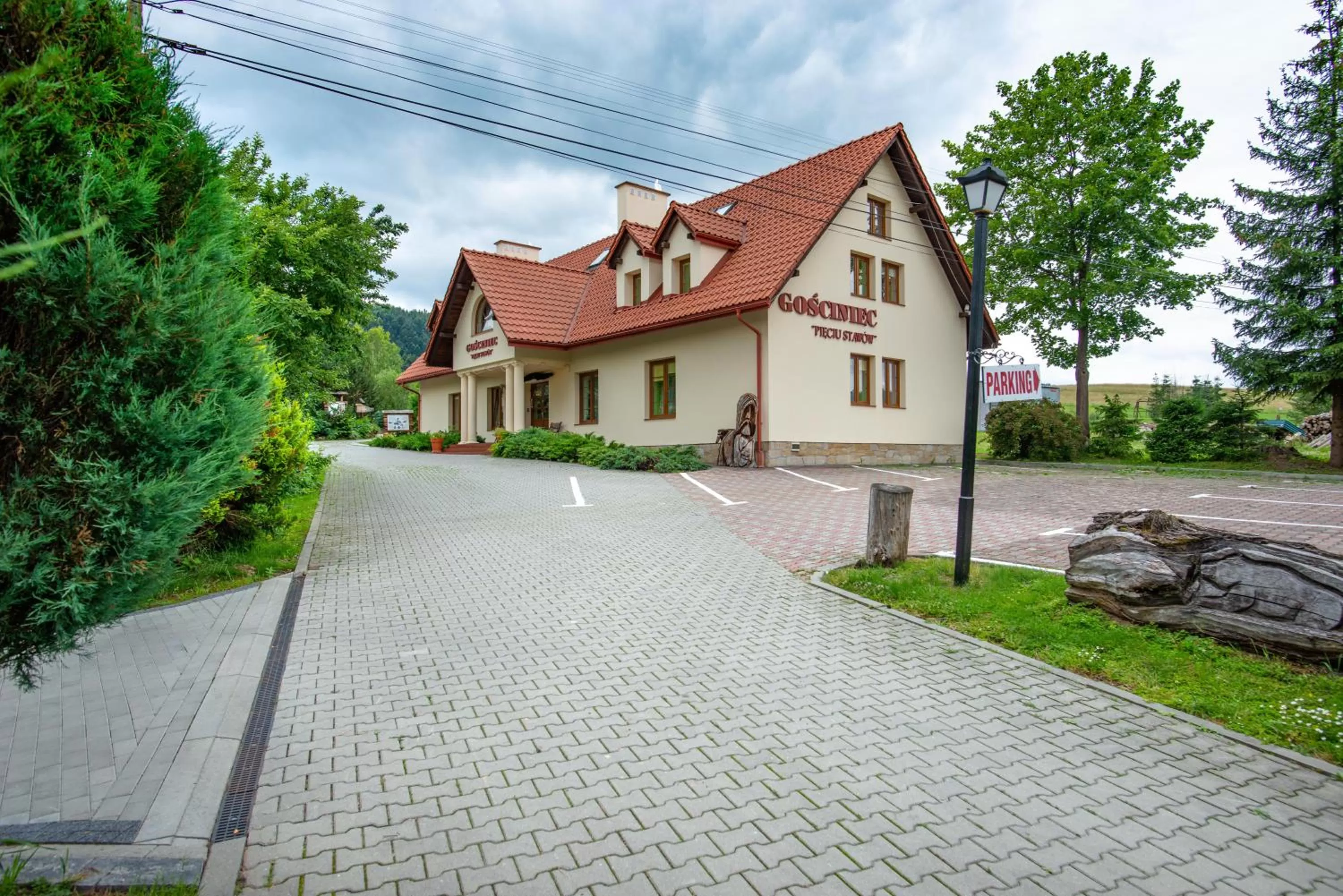 Property building in Gościniec Pięciu Stawów