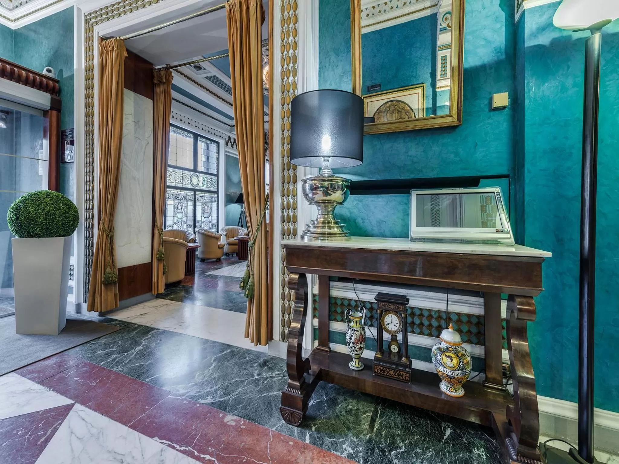 Lobby or reception in Hotel Roma