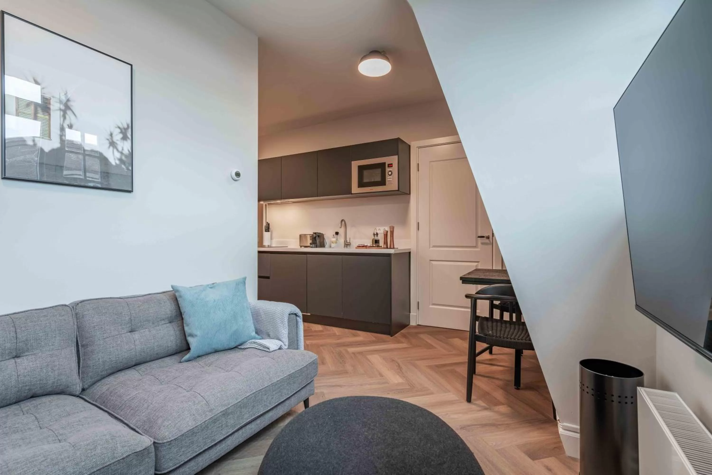 Kitchen or kitchenette in Limehome The Hague Keizerstraat