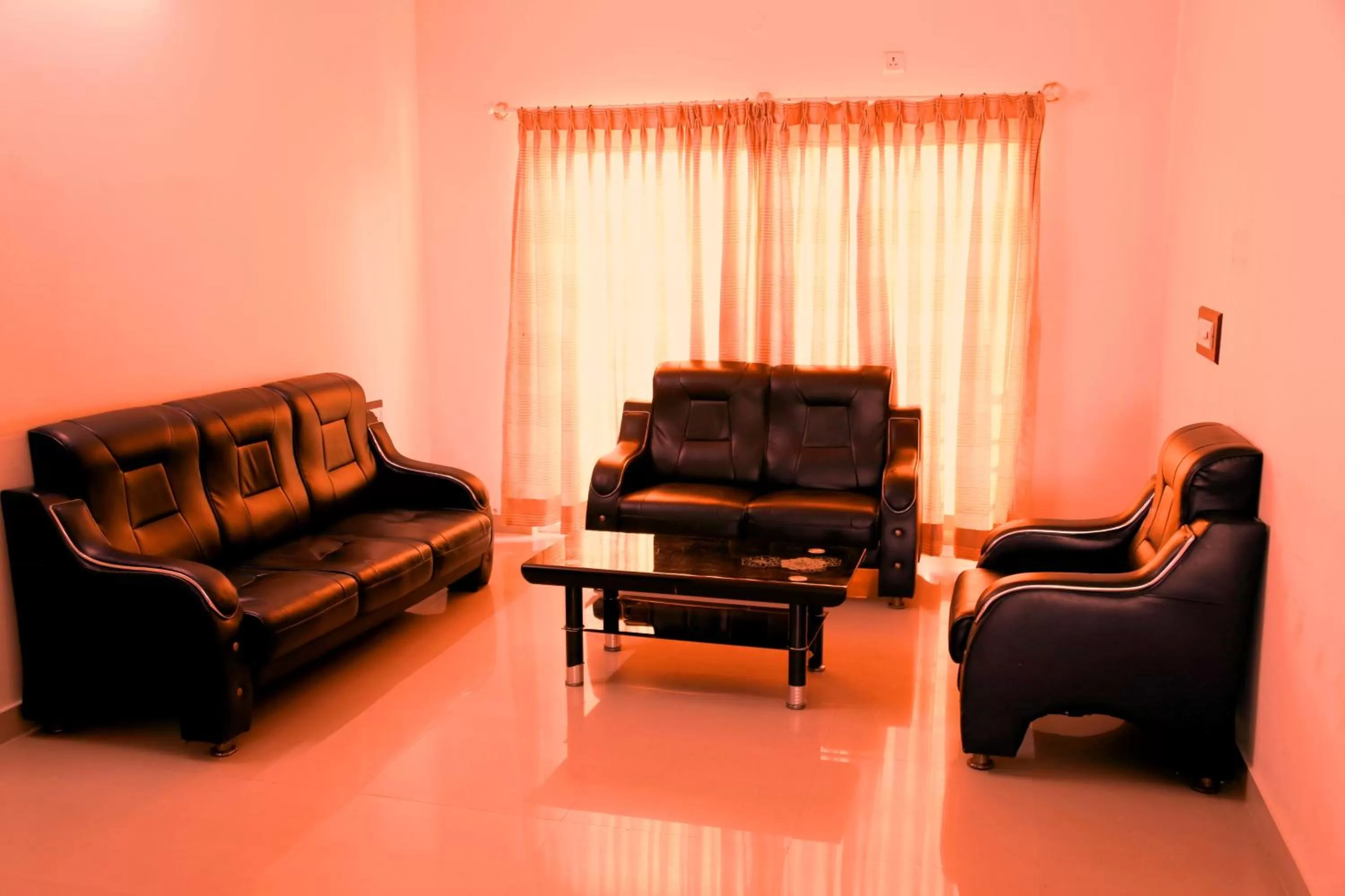 Seating area in Airport Gateway Hotel