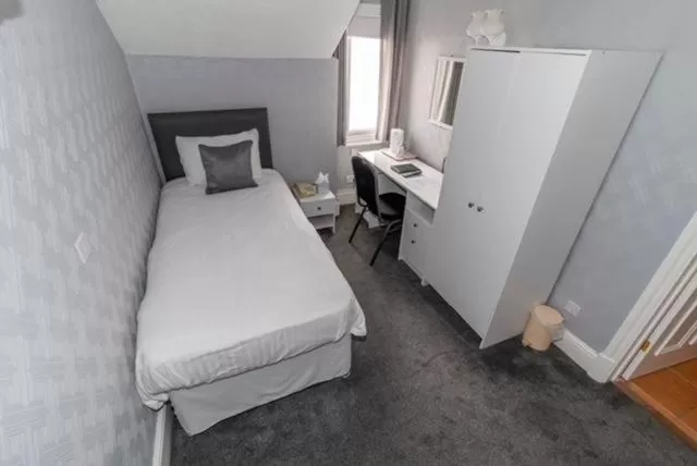 Bed in The Quorn Lodge Hotel