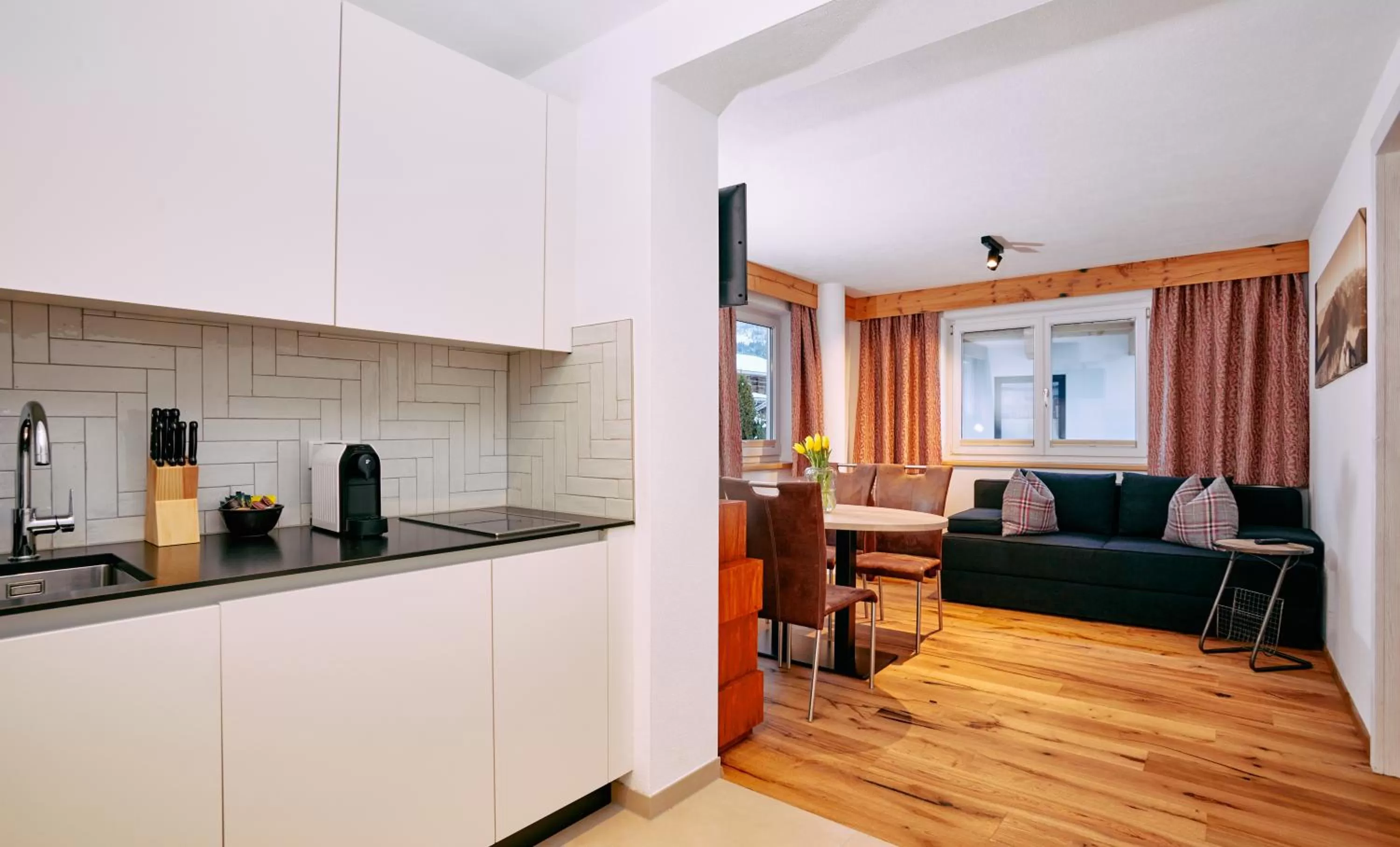 Kitchen or kitchenette, Bed in Home suite home