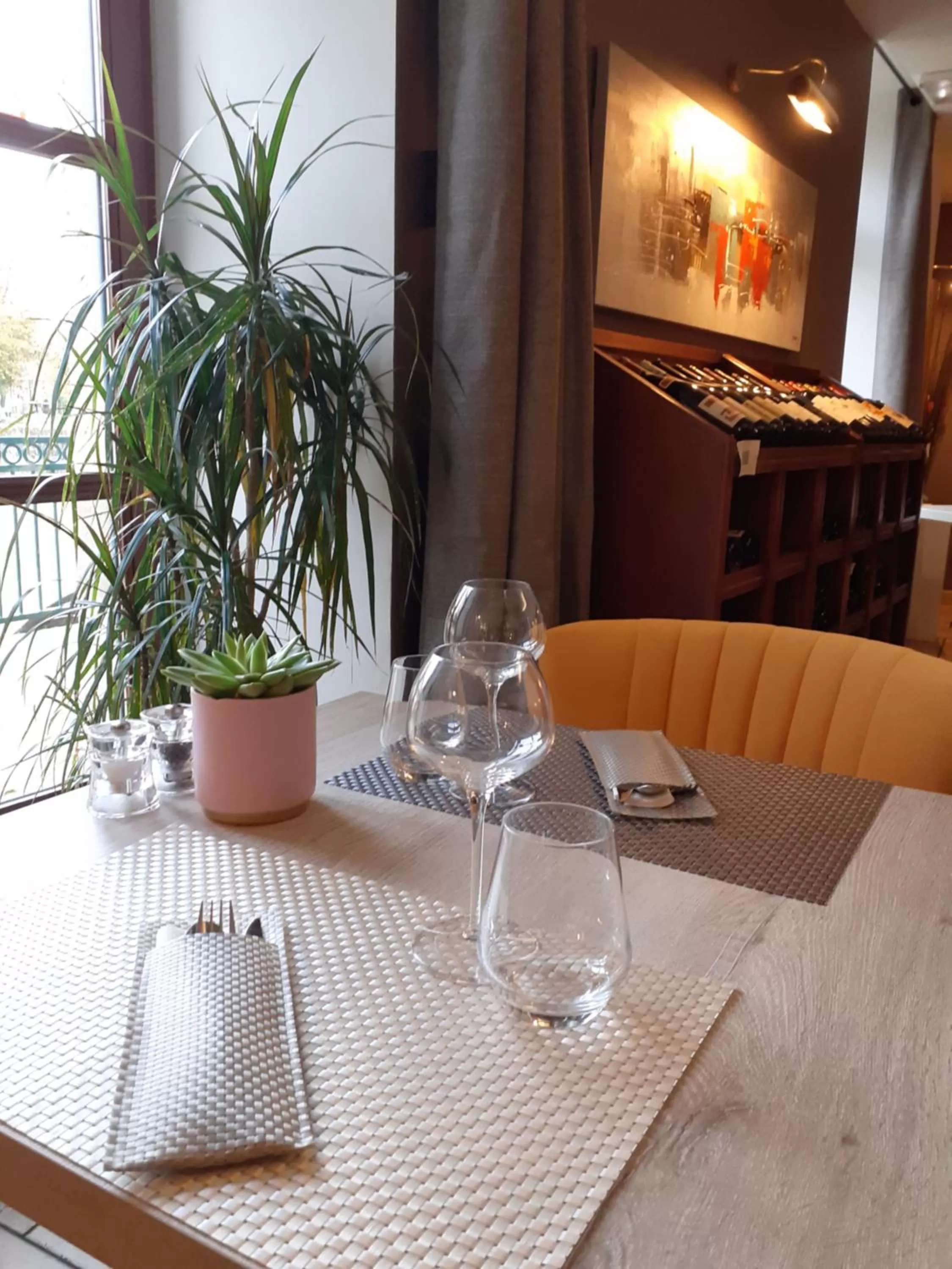 Restaurant/places to eat in Best Western Le Pont d'Or