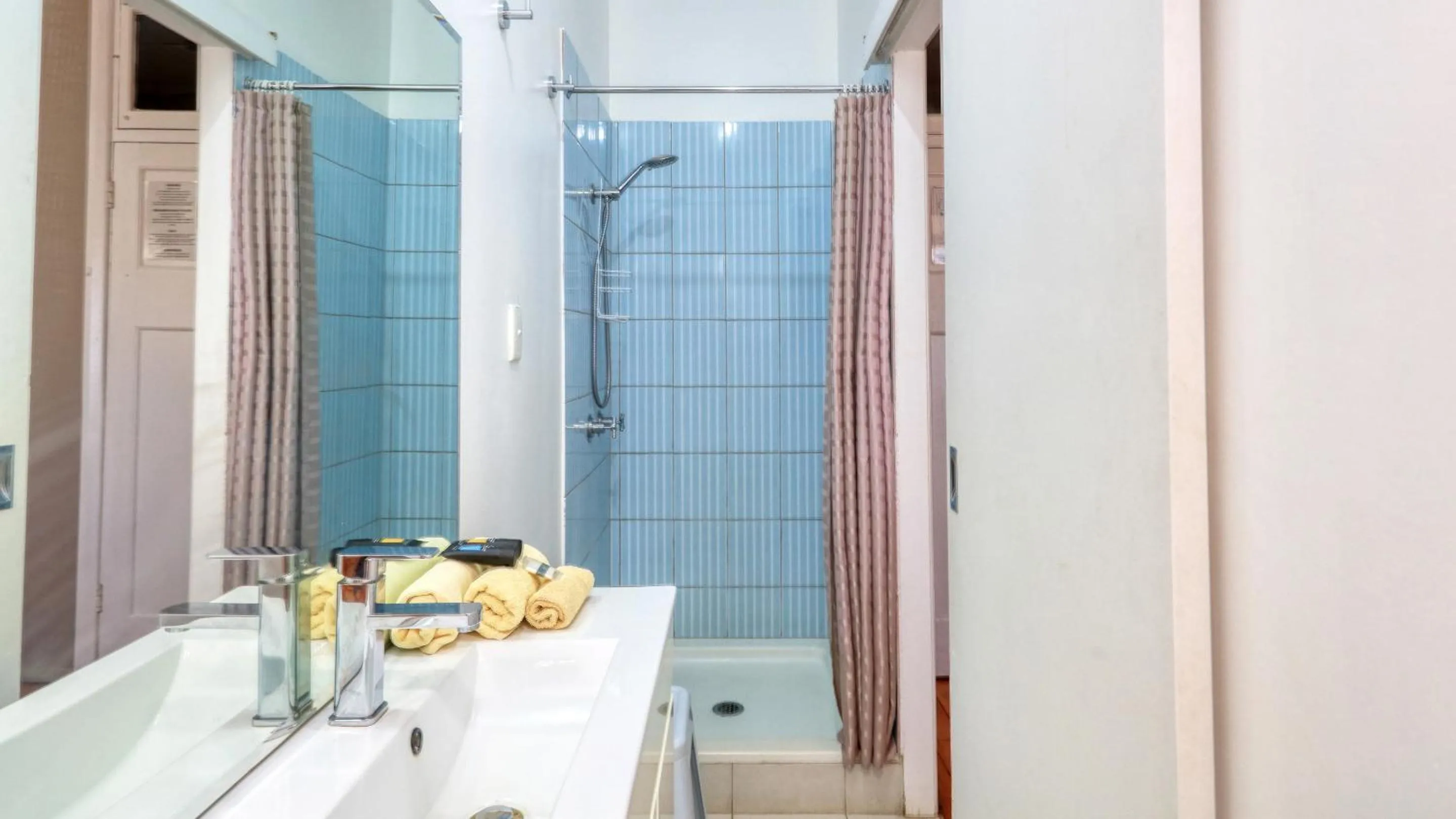 Toilet in Hotel Corones