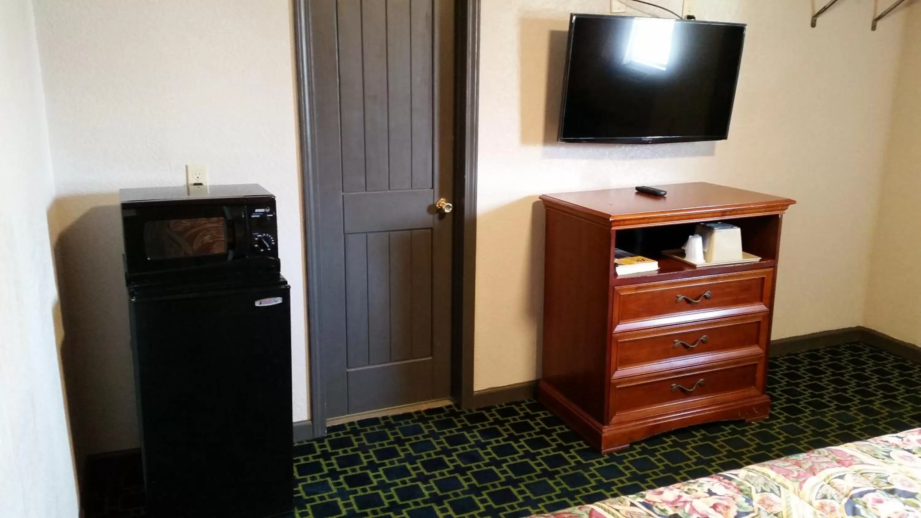 TV and multimedia in Budget Inn El Reno