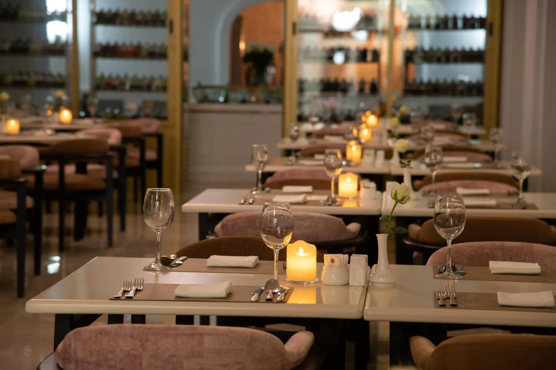 Restaurant/places to eat in LOTTE City Hotels Tashkent Palace