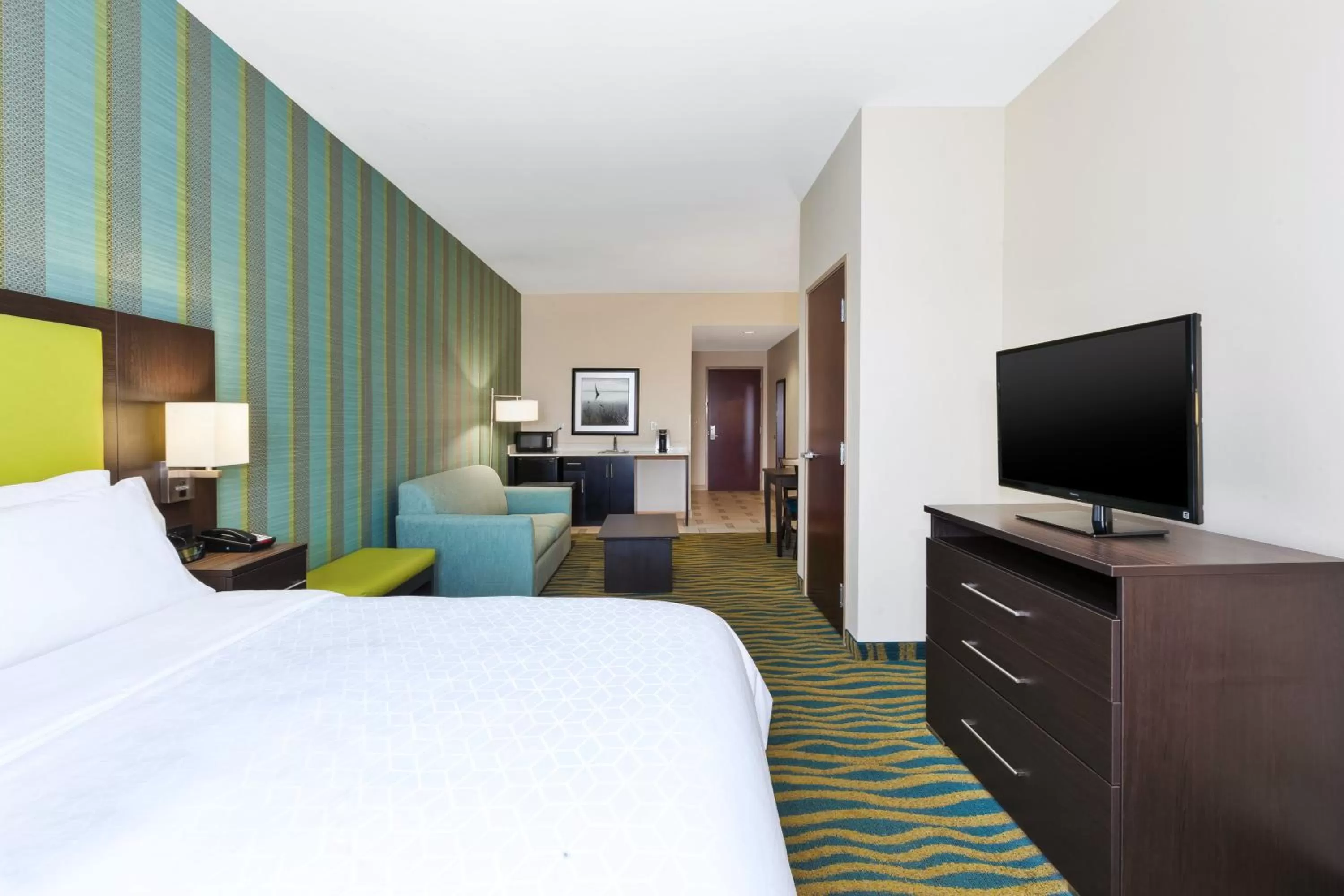 Photo of the whole room, Bed in Holiday Inn Express & Suites Southport - Oak Island Area by IHG