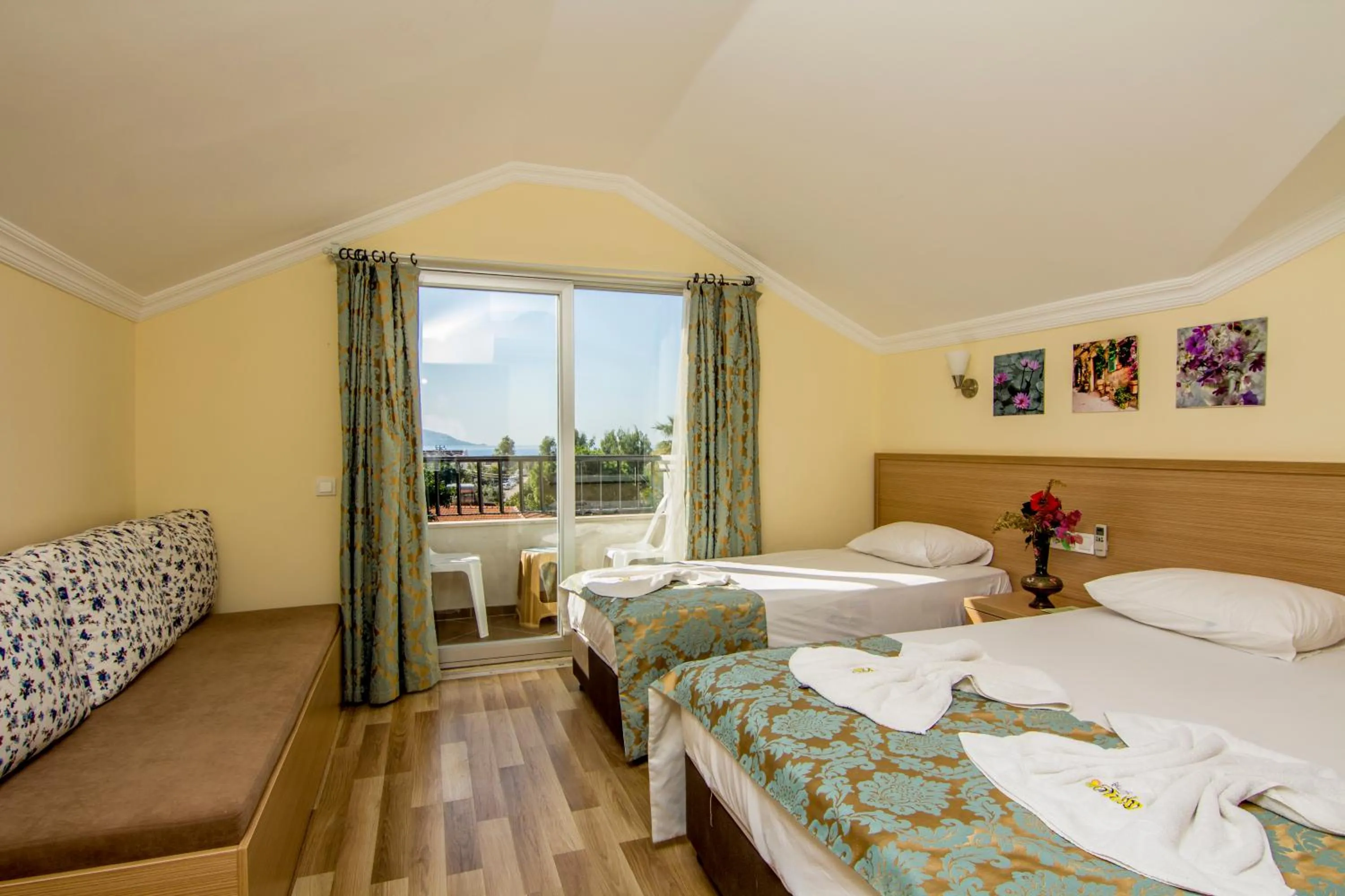 Photo of the whole room in Magic Tulip Hotel