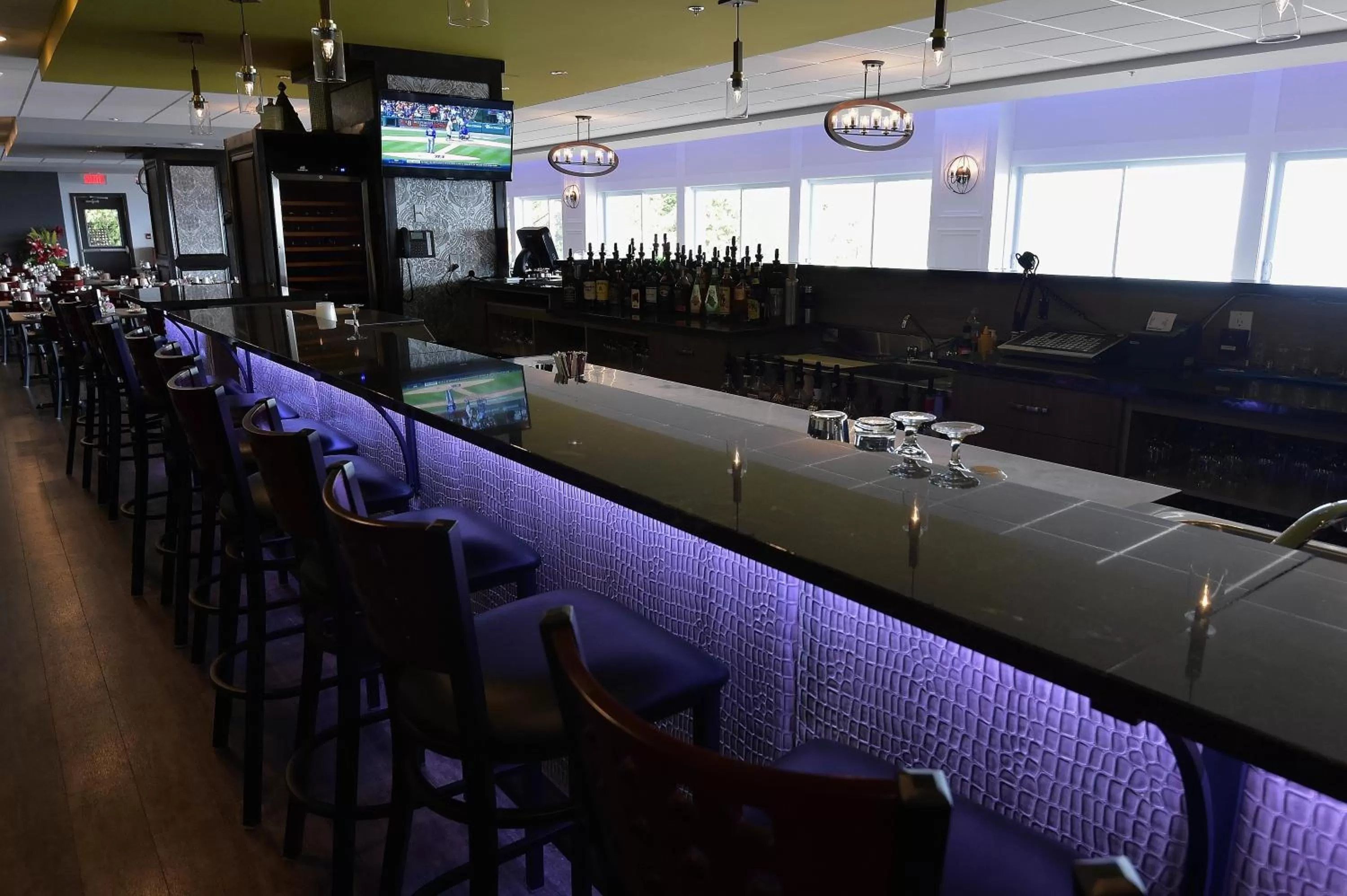 Lounge or bar in Hôtel et Pavillons Le Petit Manoir du Casino