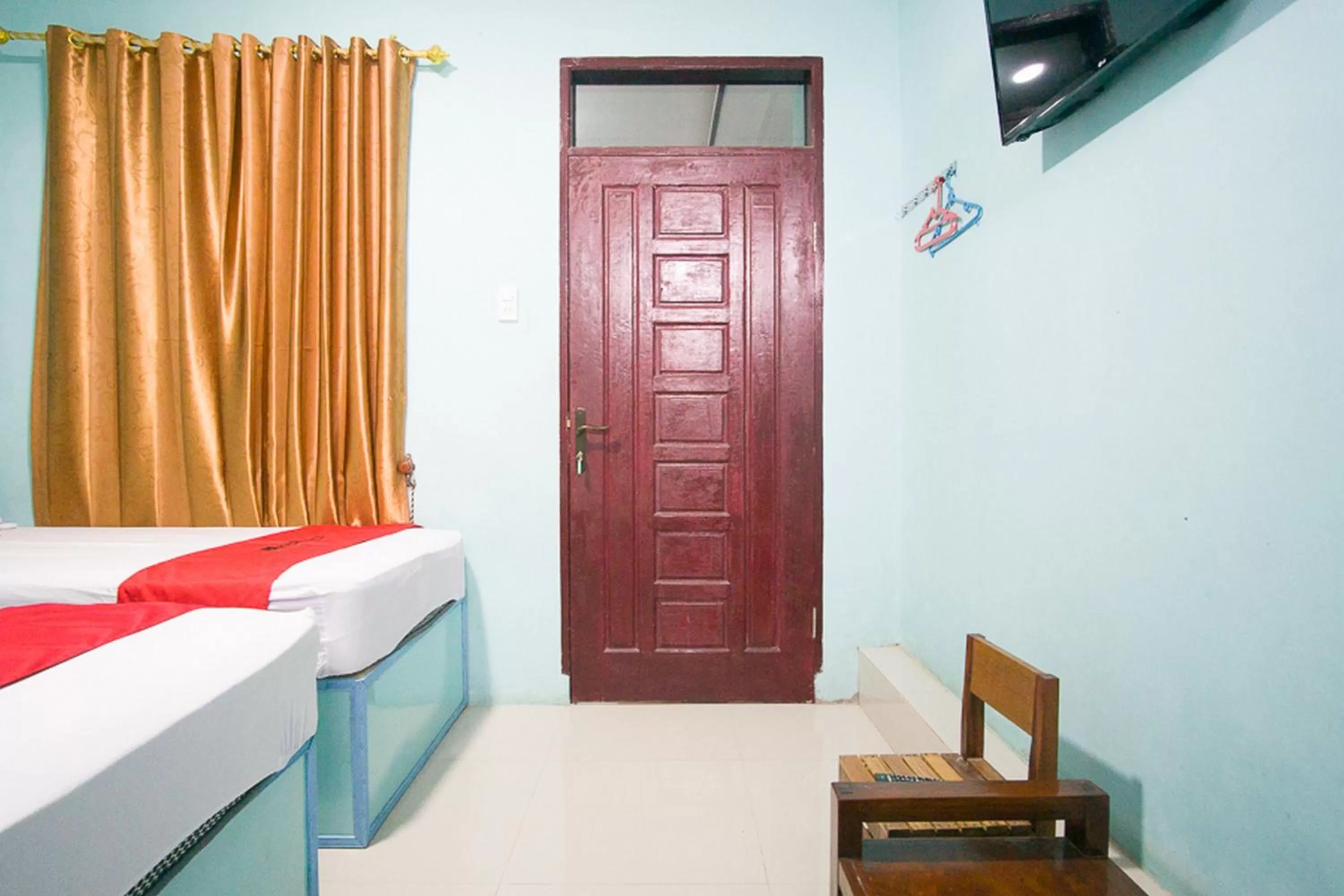 Bedroom, Bed in RedDoorz near Mikie Holiday Funland Berastagi