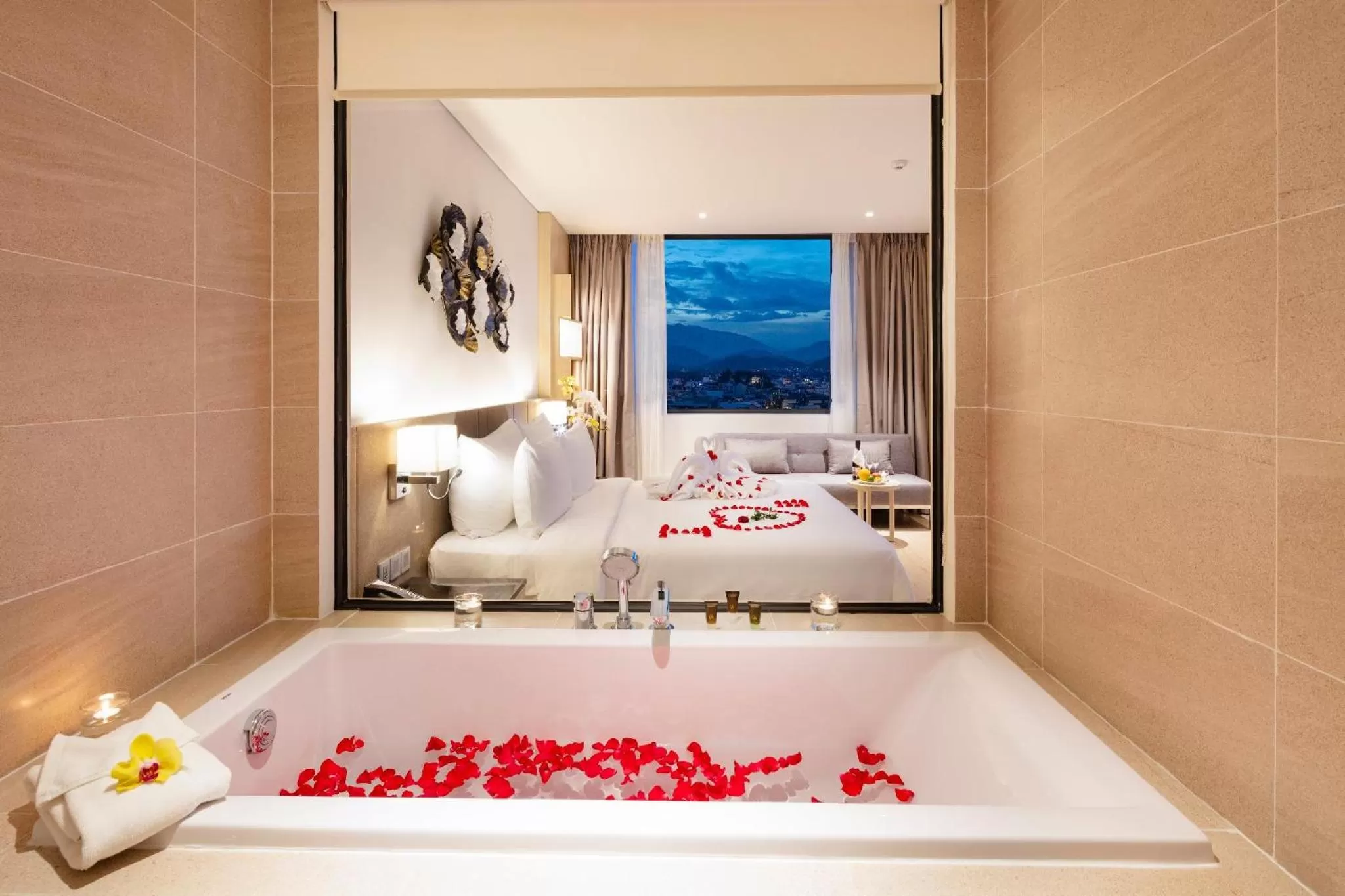 Bathroom, Bed in DQua Hotel