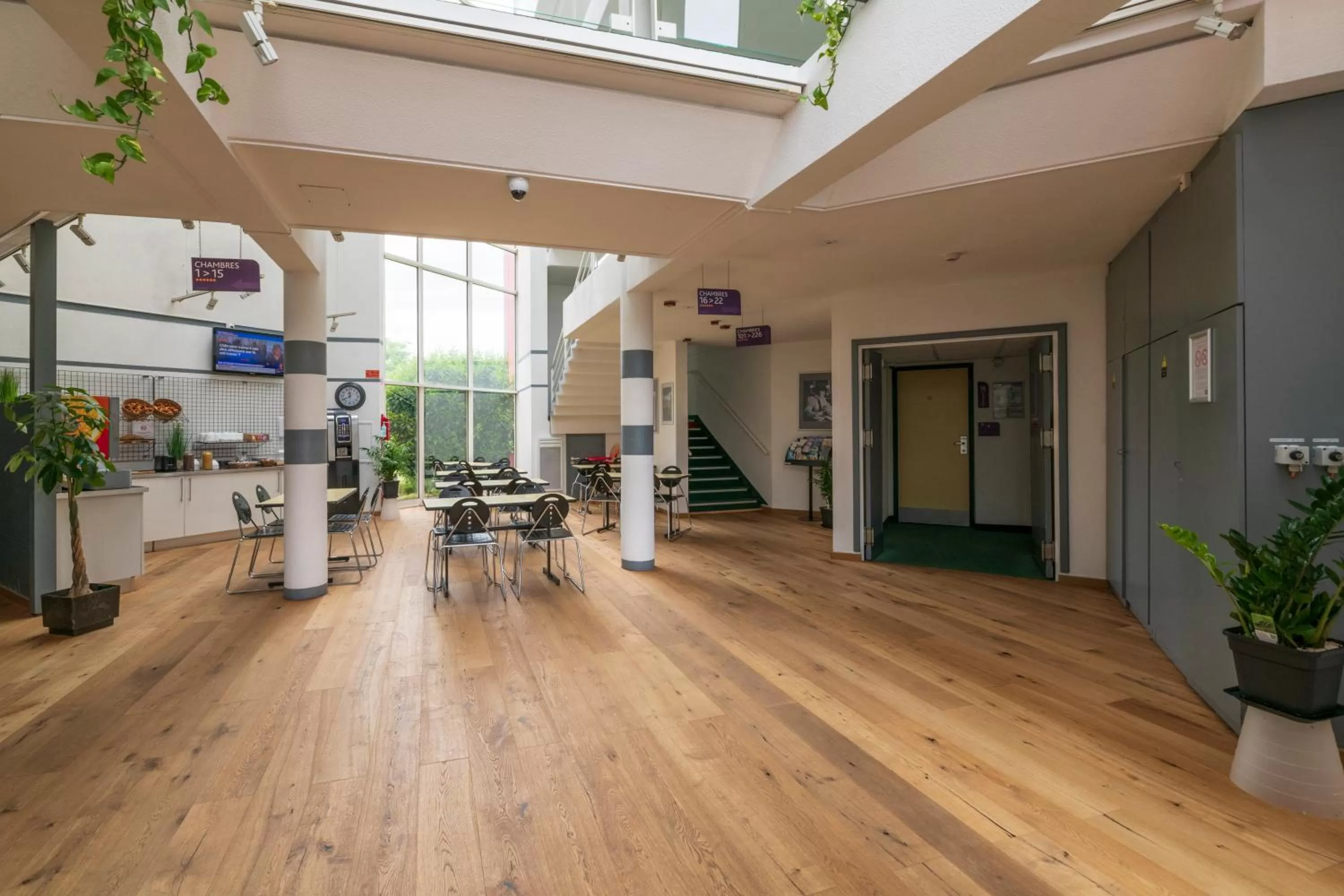 Breakfast in Hôtel Cerise Auxerre