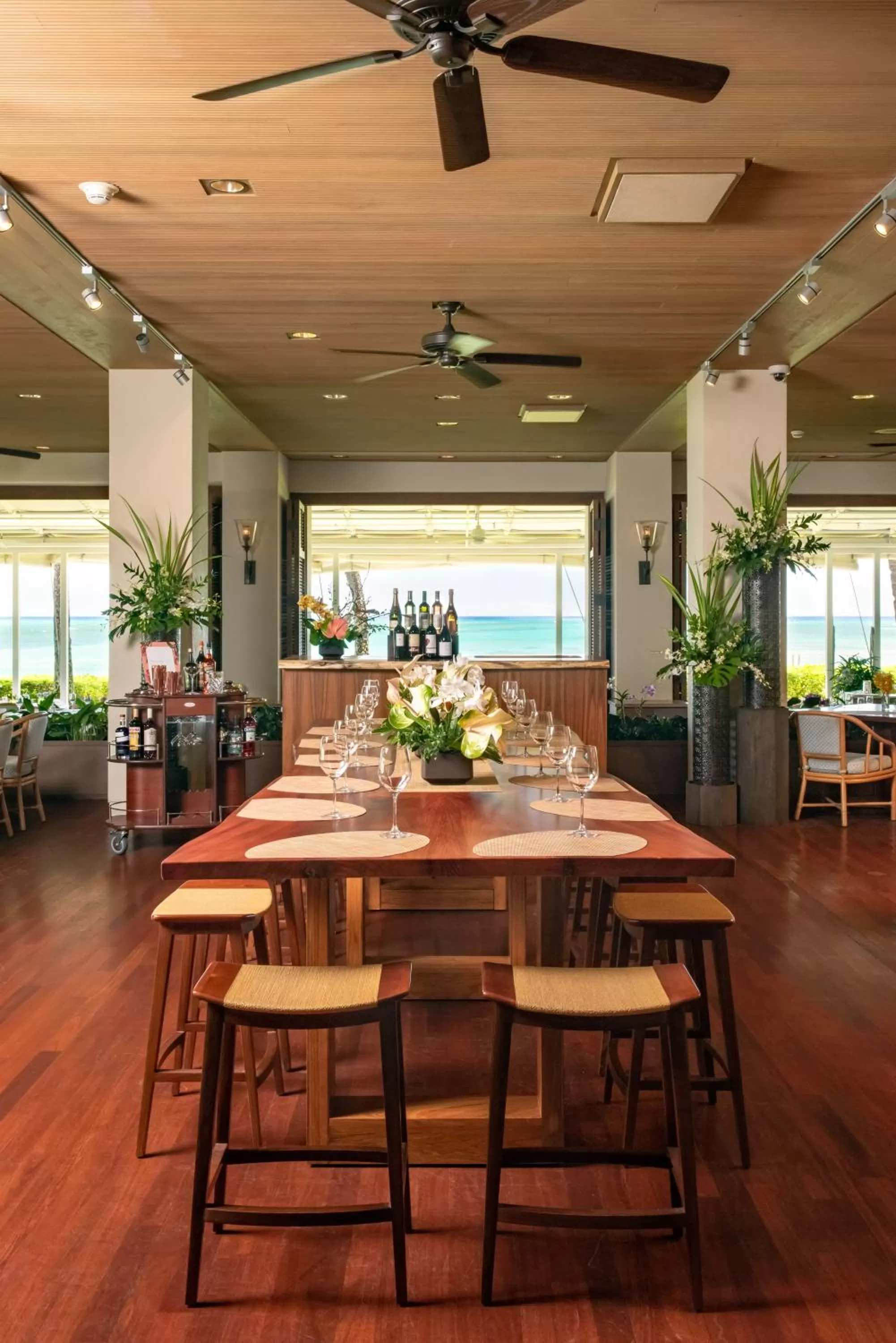 Lounge or bar in Halekulani - NO RESORT FEE