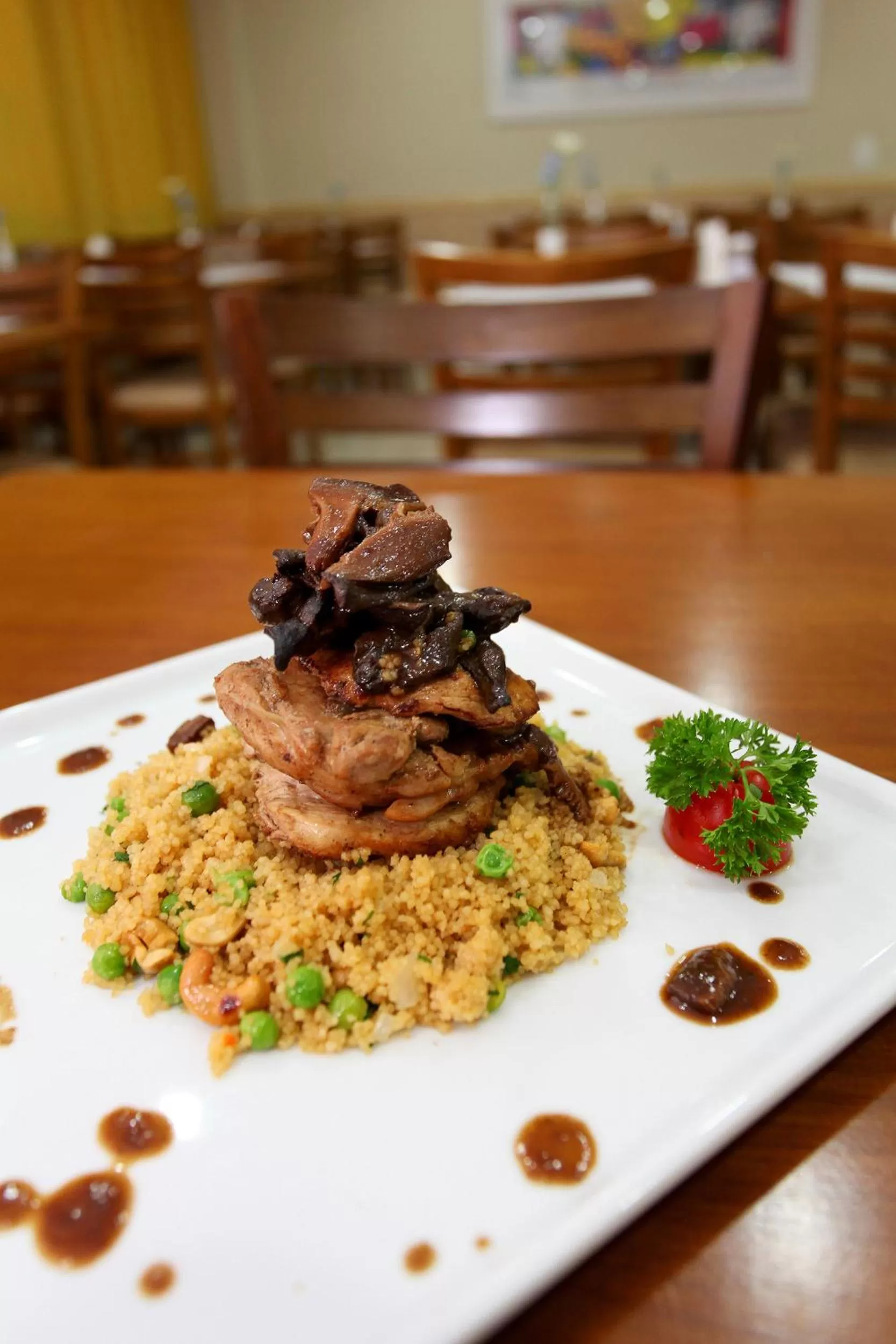 Restaurant/places to eat in Elegance Praia Hotel