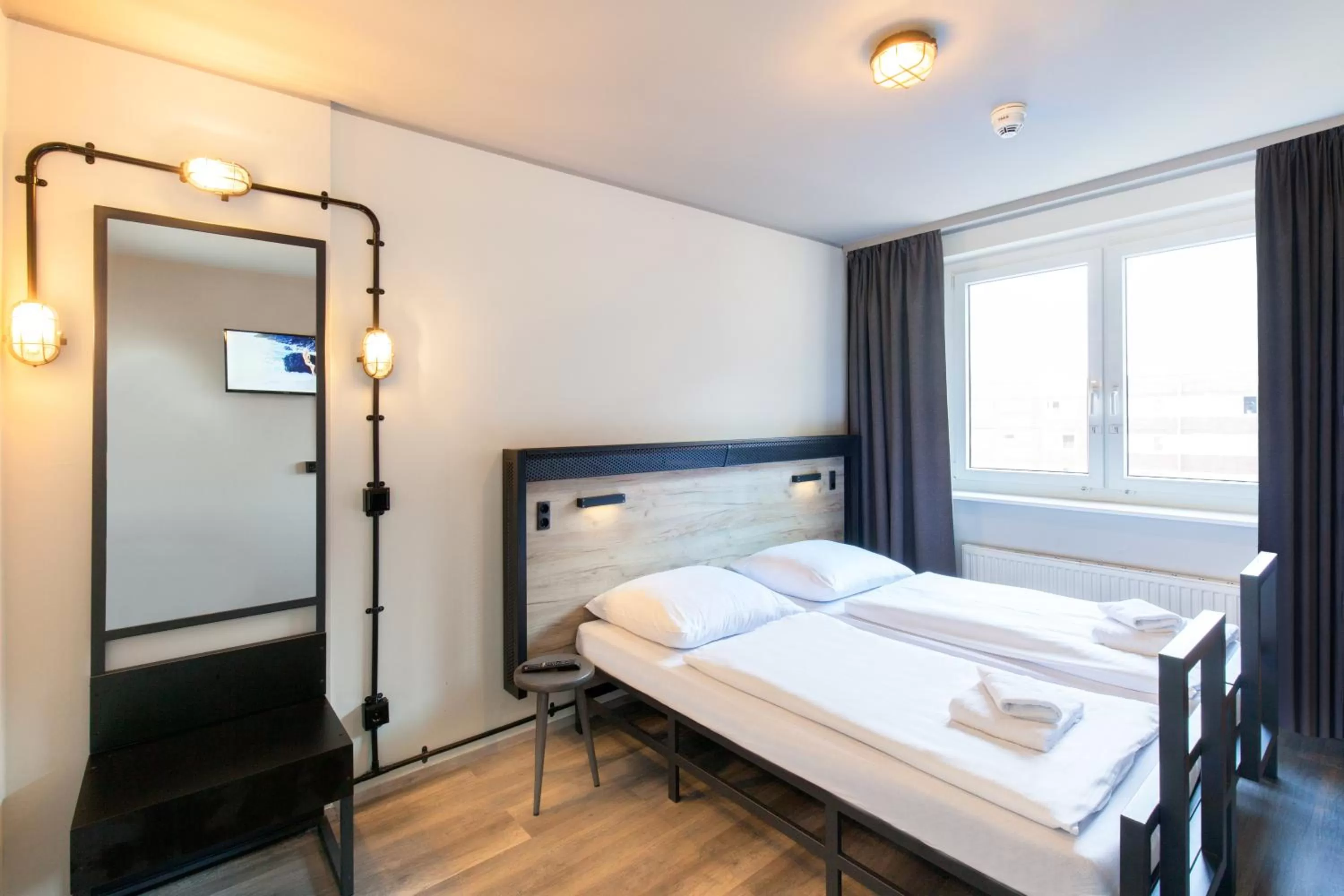 Photo of the whole room, Bed in a&o Berlin Mitte