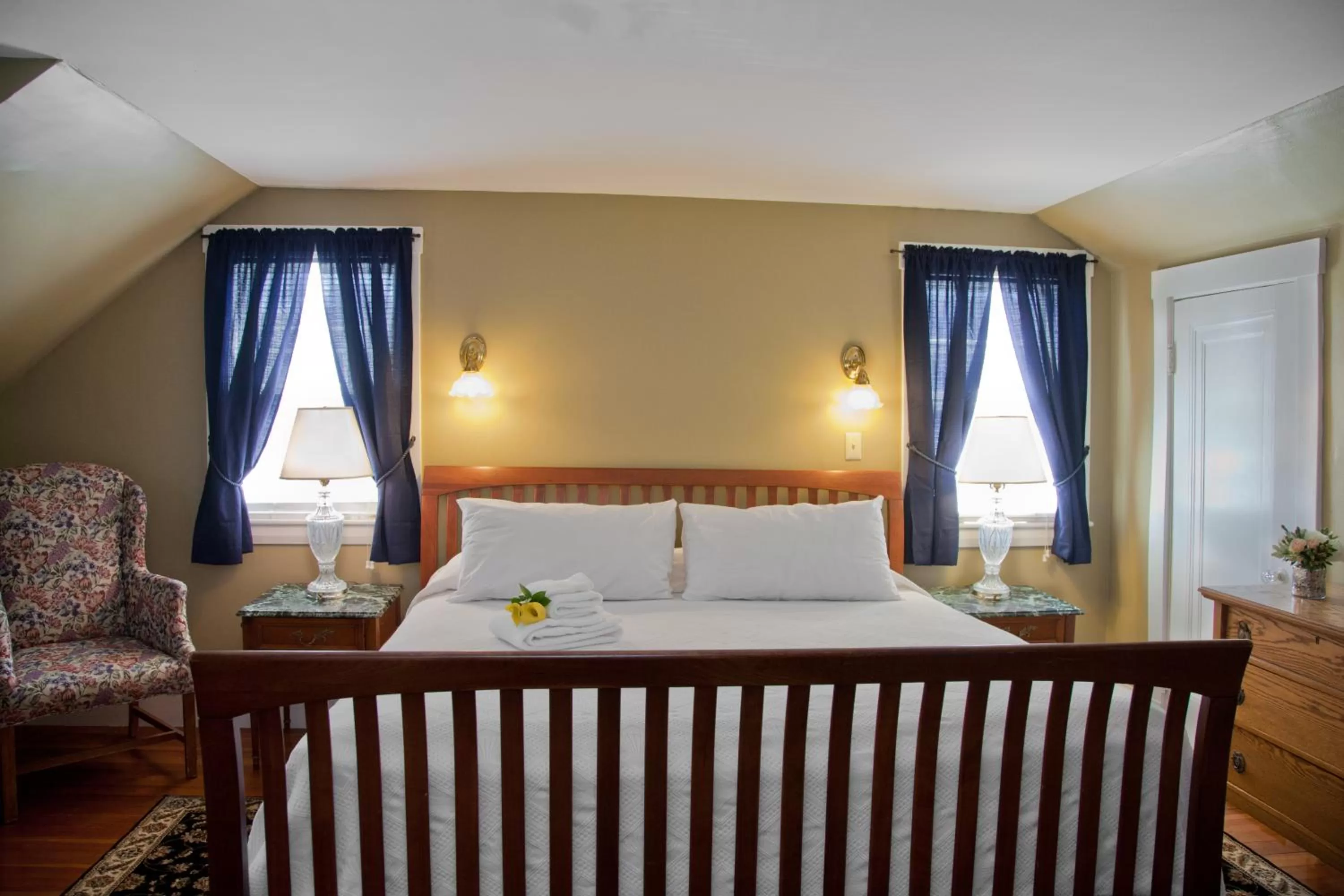 Bed in Concord's Colonial Inn