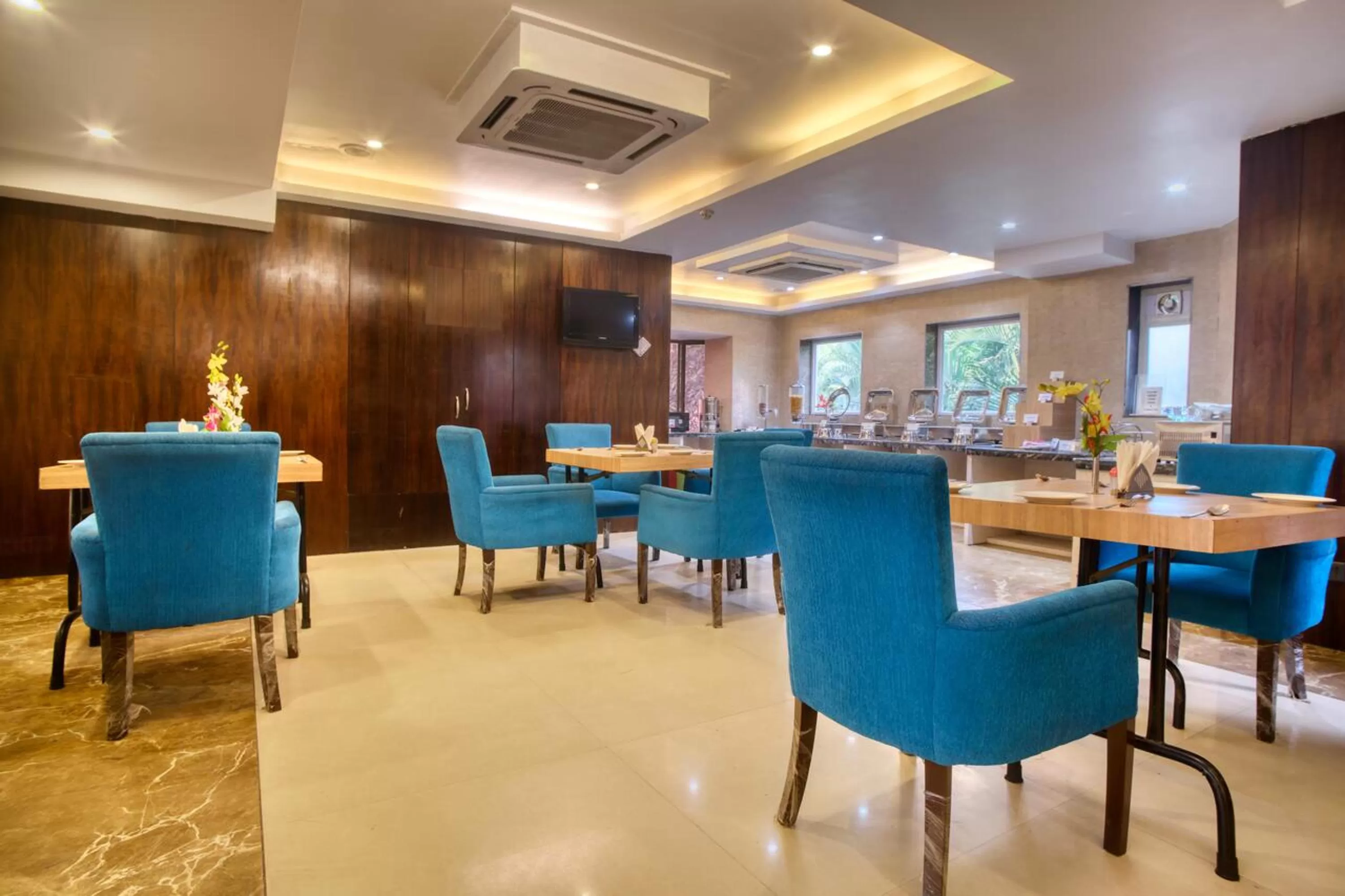 Food and drinks in Roland Hotel