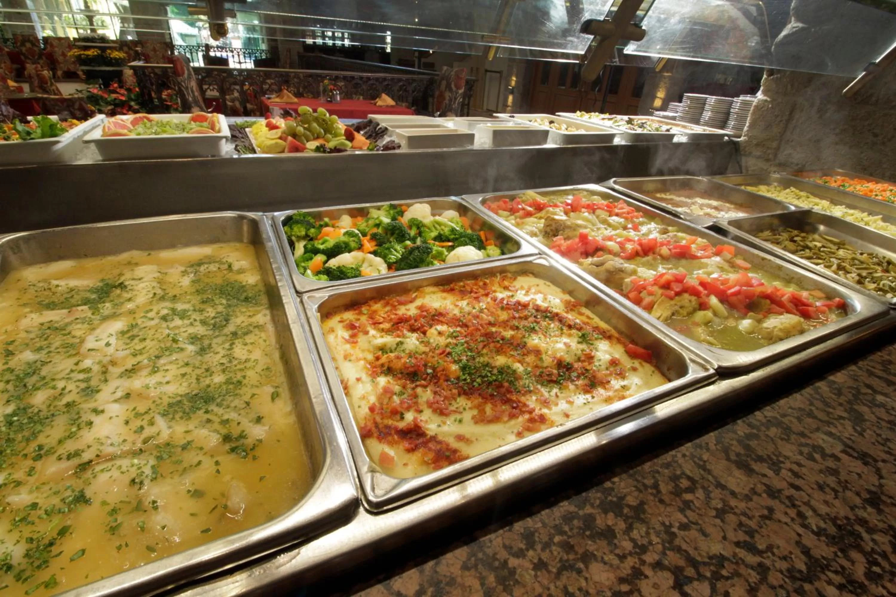 Restaurant/places to eat in Holiday Inn Queretaro Centro Historico by IHG