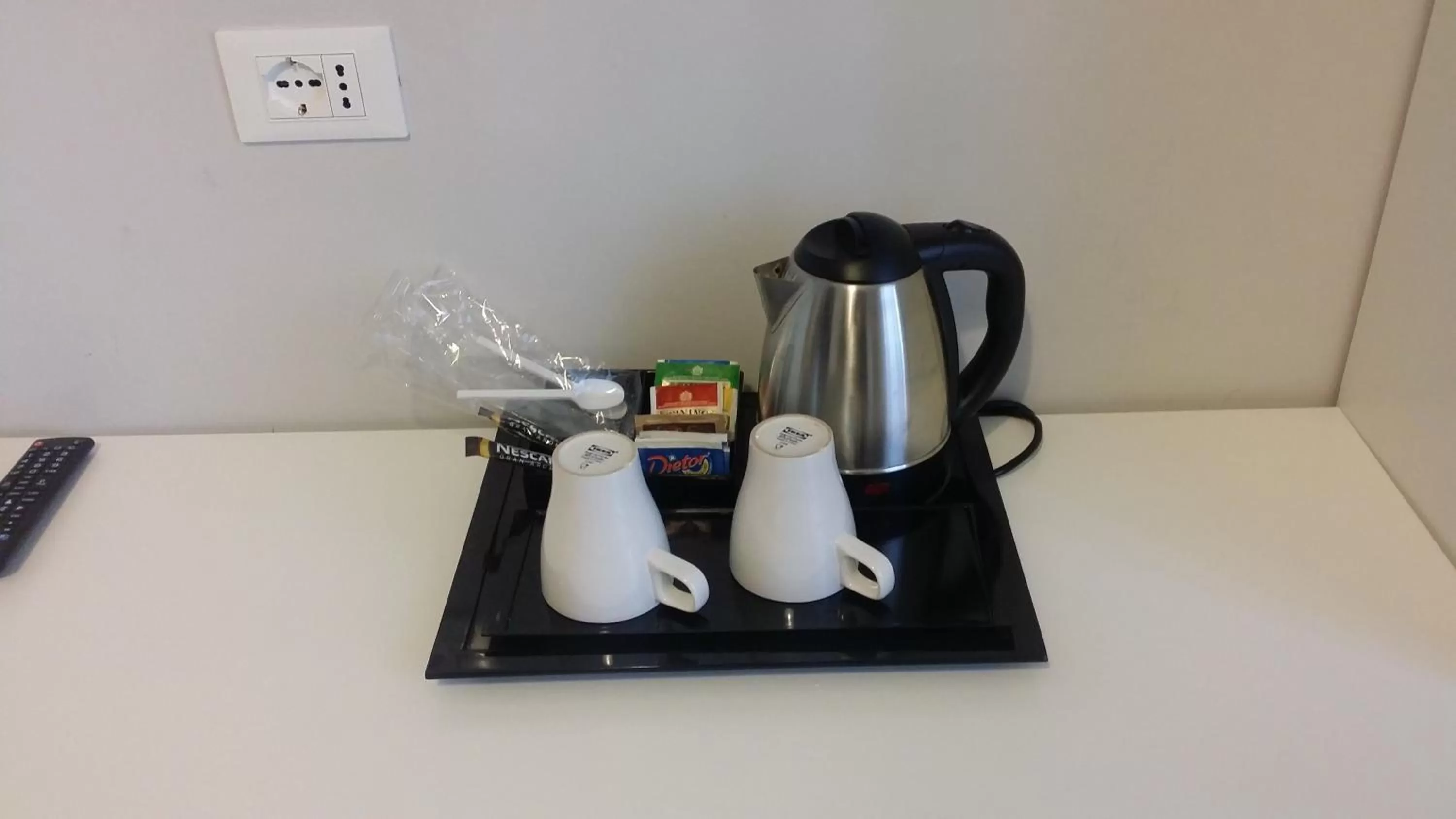 Coffee/tea facilities in Star Vatican Rooms