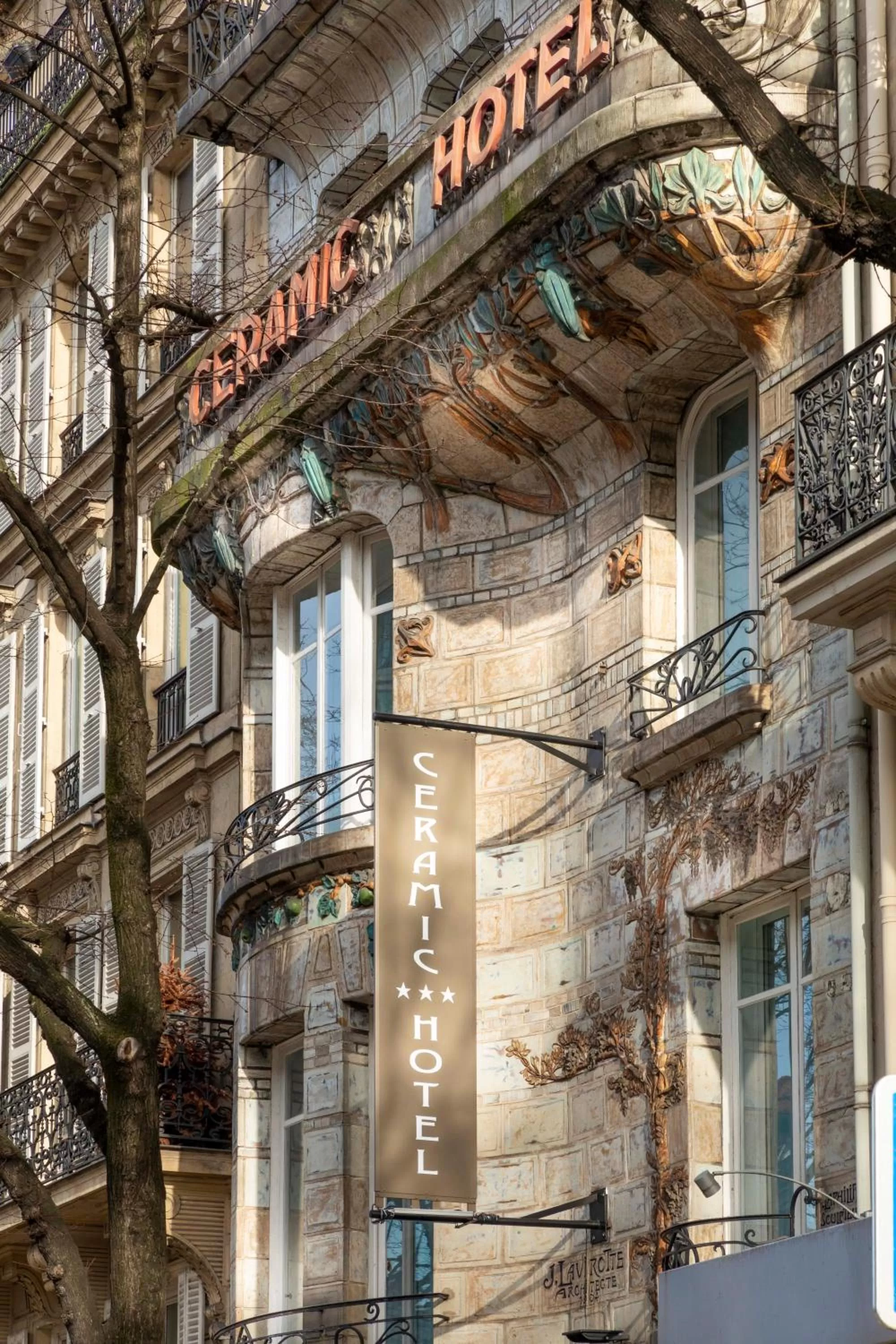 Property building in Elysées Ceramic