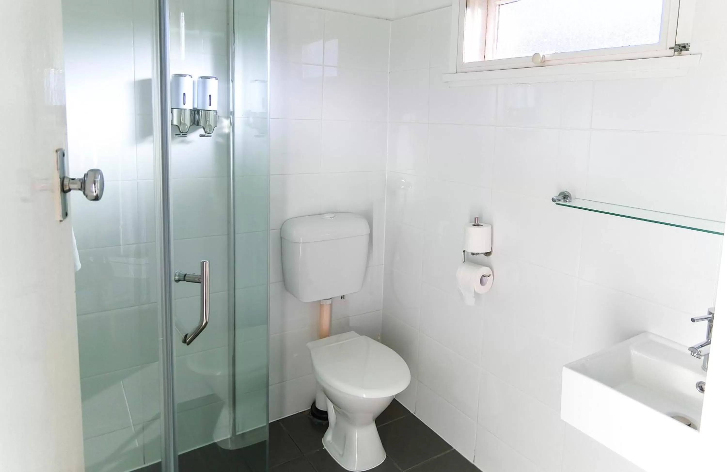 Shower in Tamworth City Motel