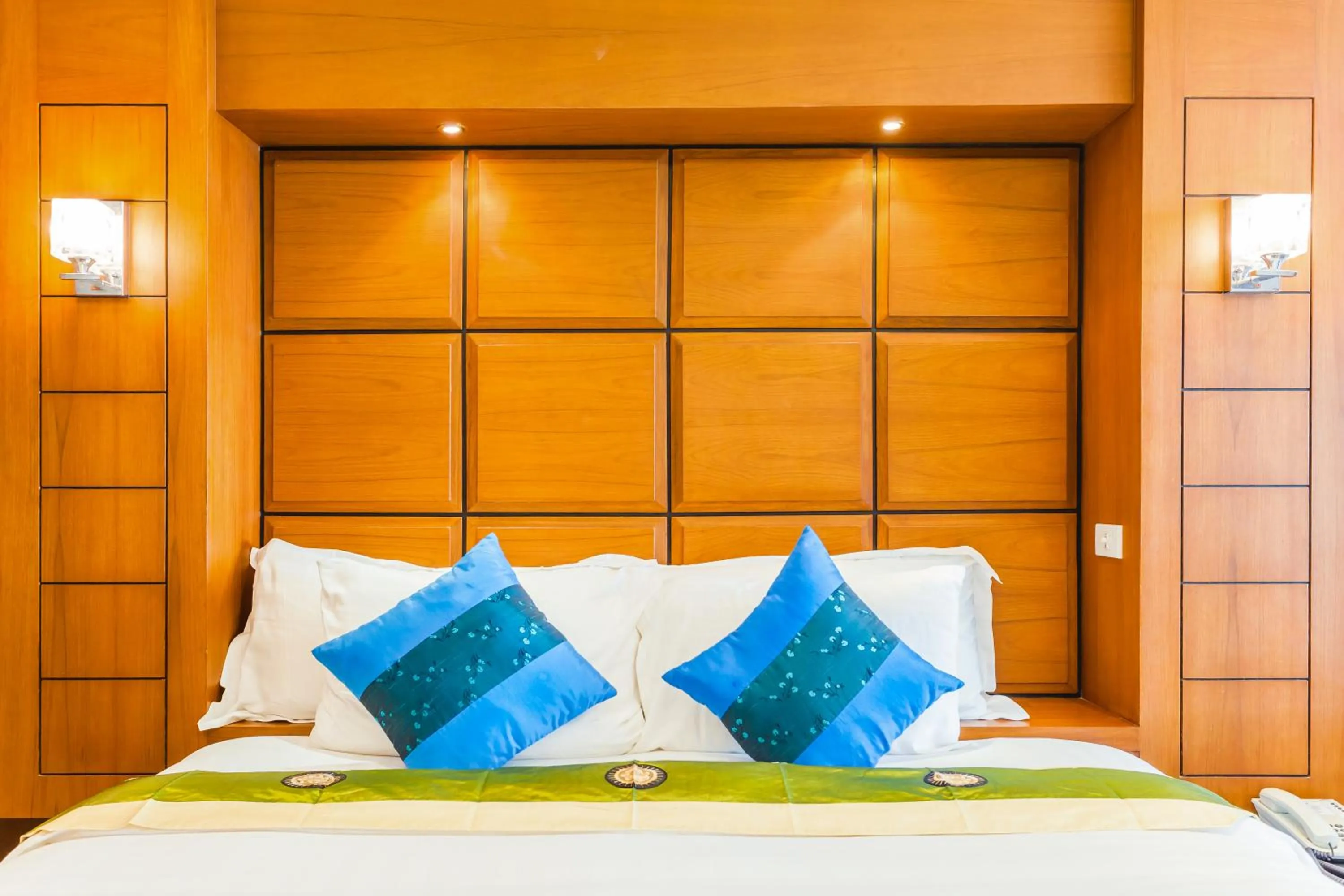 Bed in Tara Court Hotel