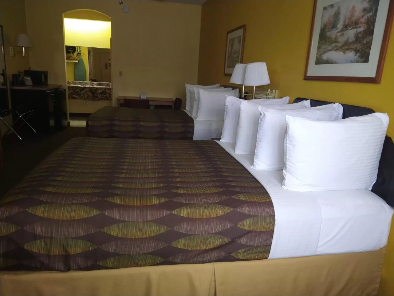 Bedroom, Bed in SureStay Hotel by Best Western Mission