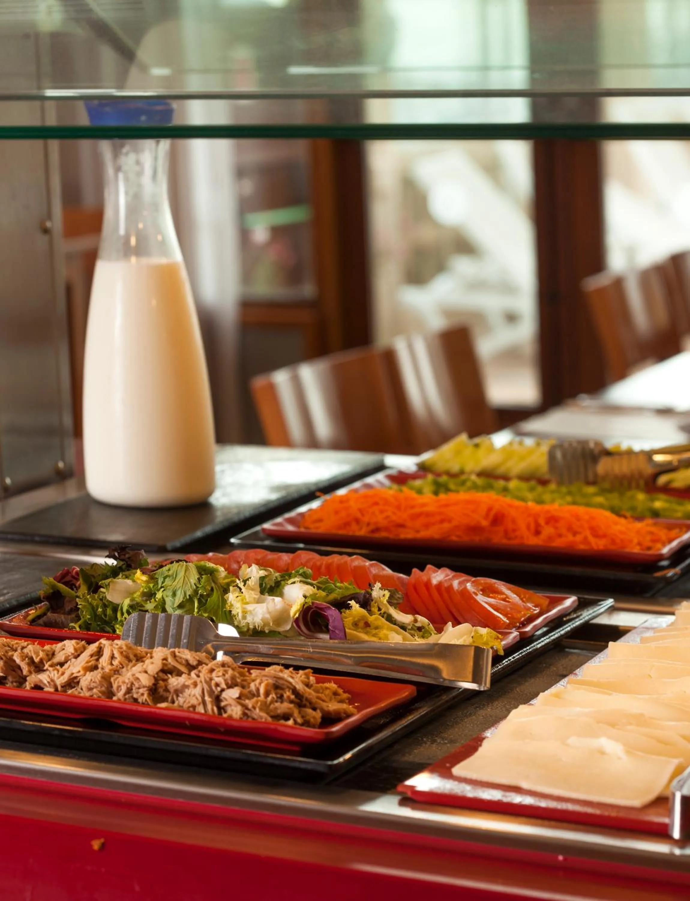 Food and drinks in Hotel Monterrey Roses by Pierre & Vacances