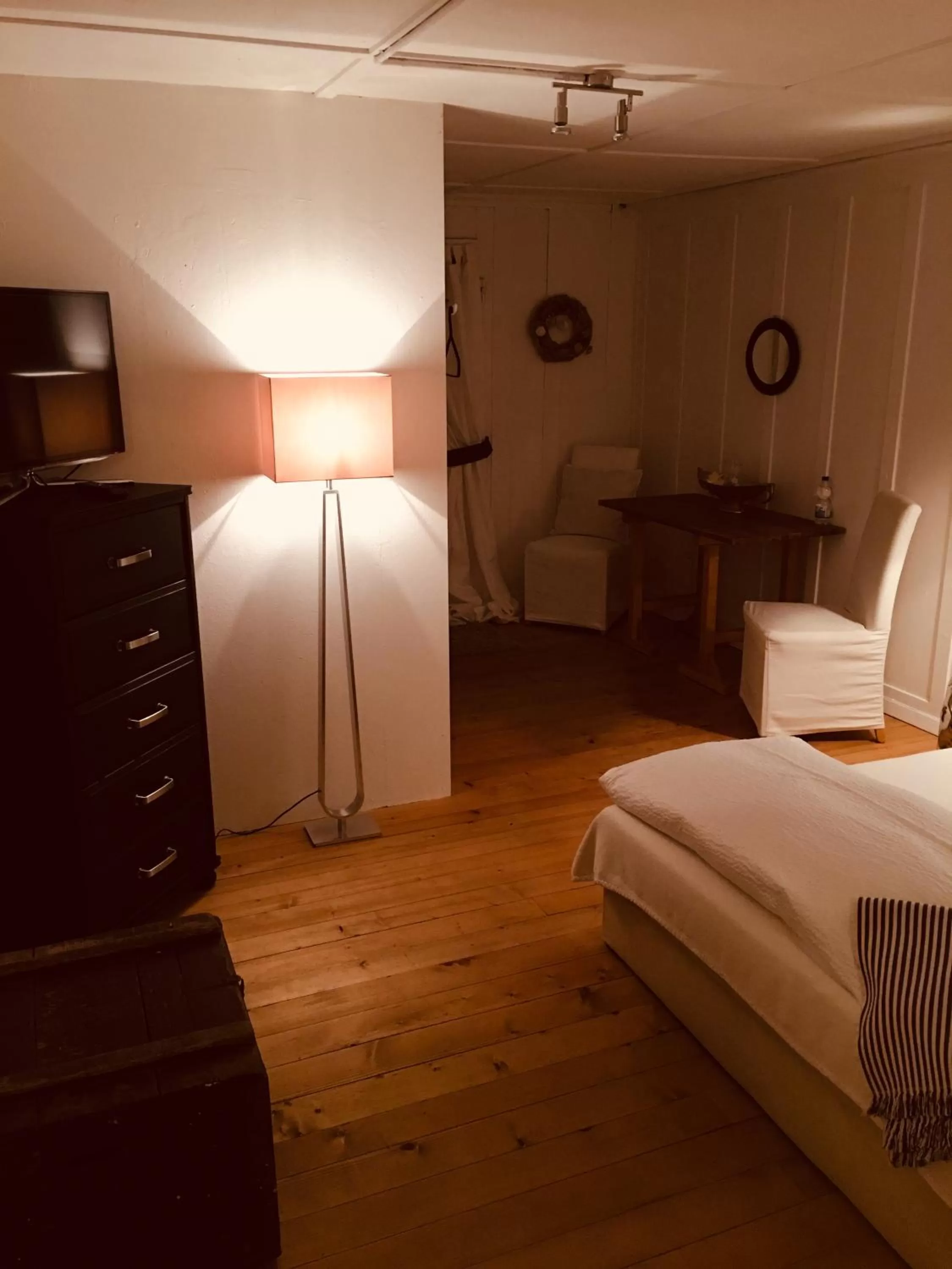 Photo of the whole room, Bed in B&B Bären