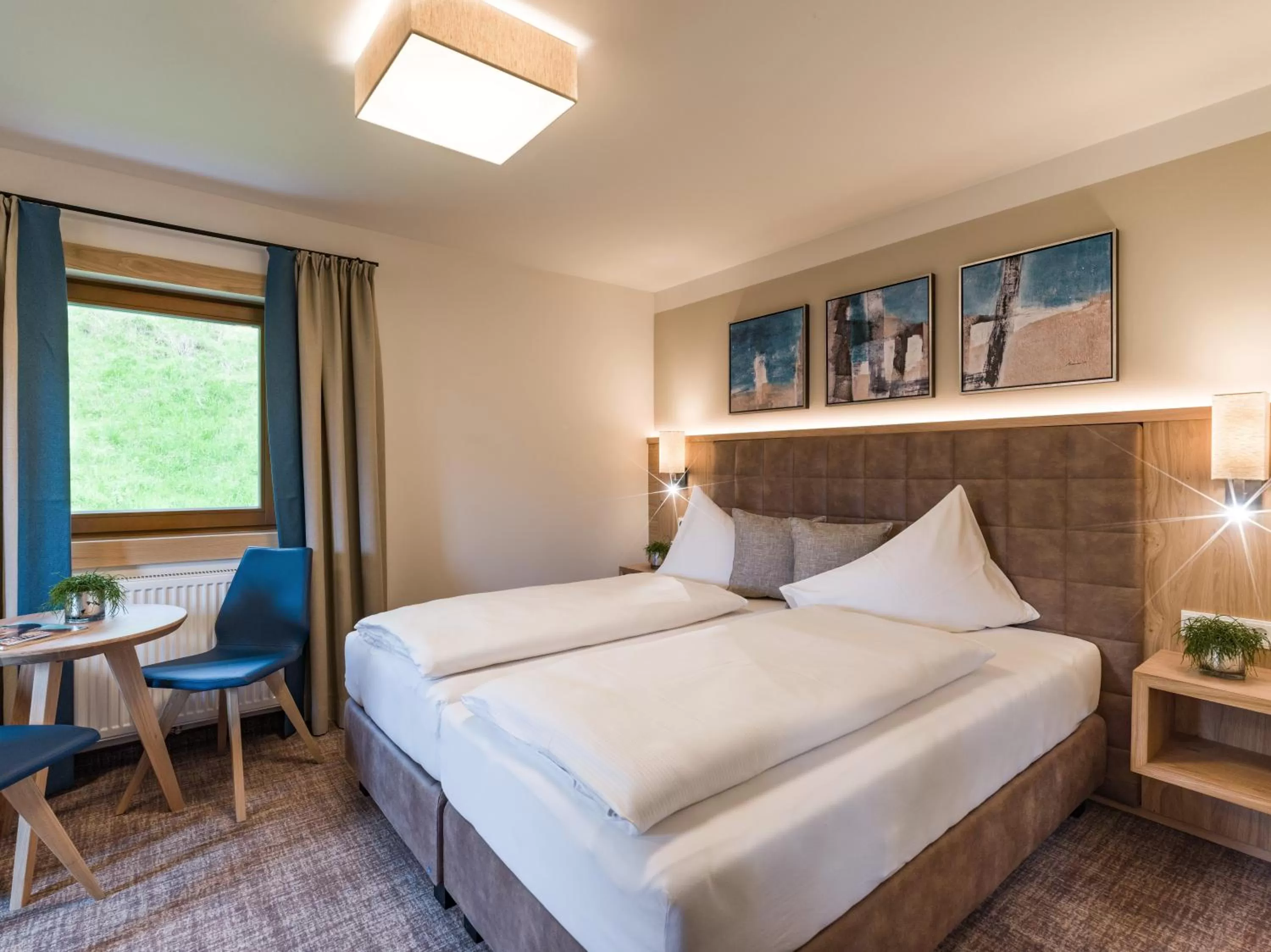 Photo of the whole room, Bed in Alpen Glück Hotel Unterm Rain garni