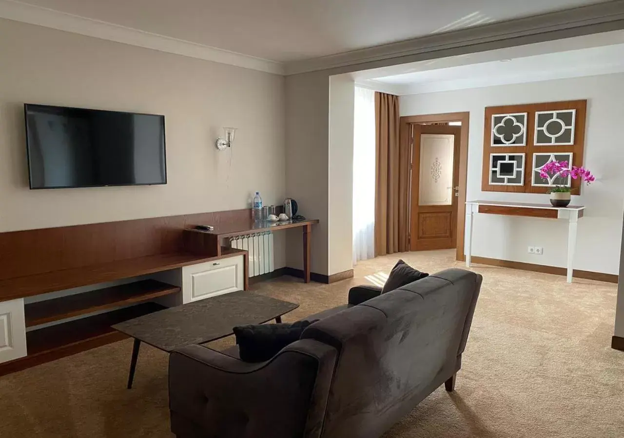 Family Suite - single occupancy in Boutique Hotel Kaspi Family Suite - single occupancy in Boutique Hotel Kaspi