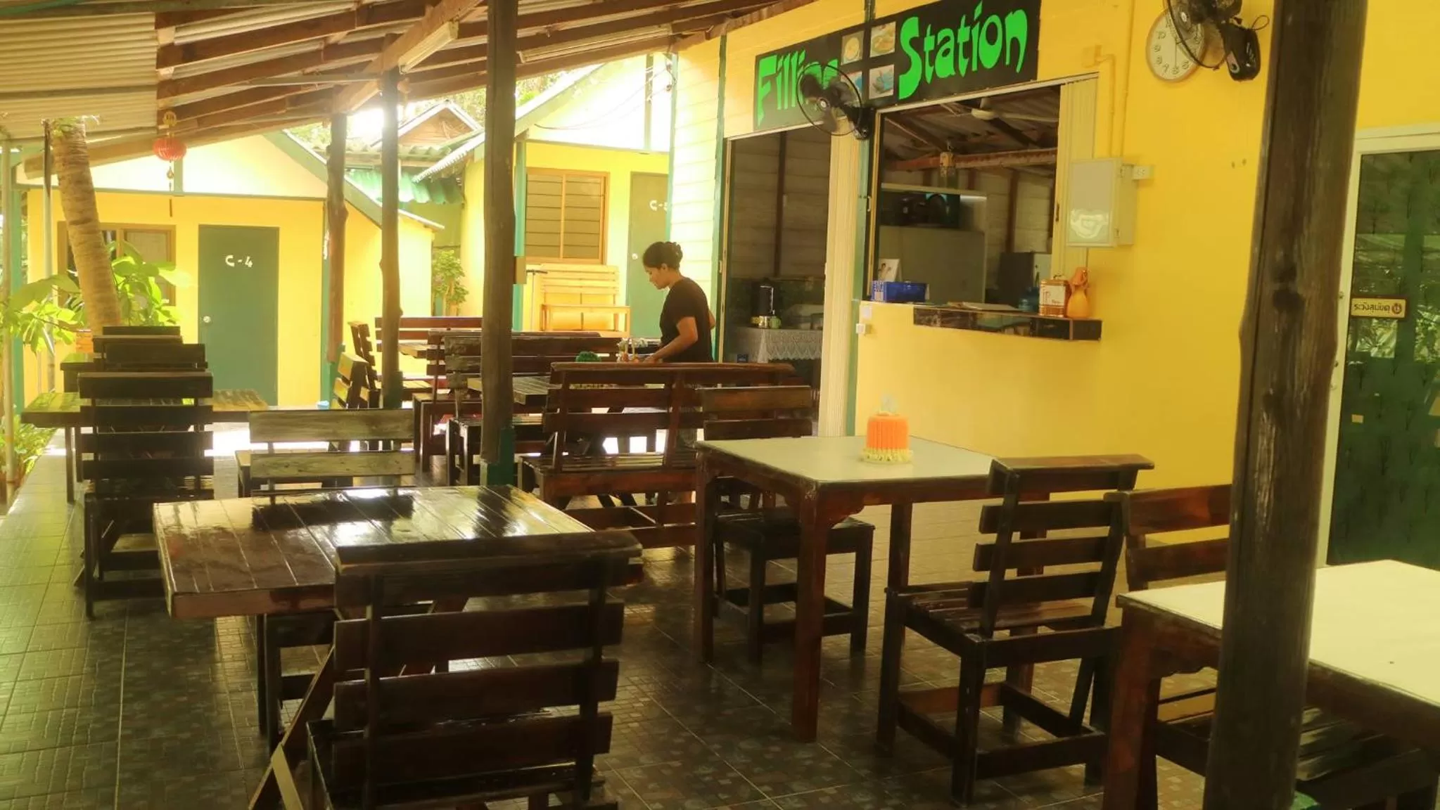 Restaurant/places to eat in Island Lodge