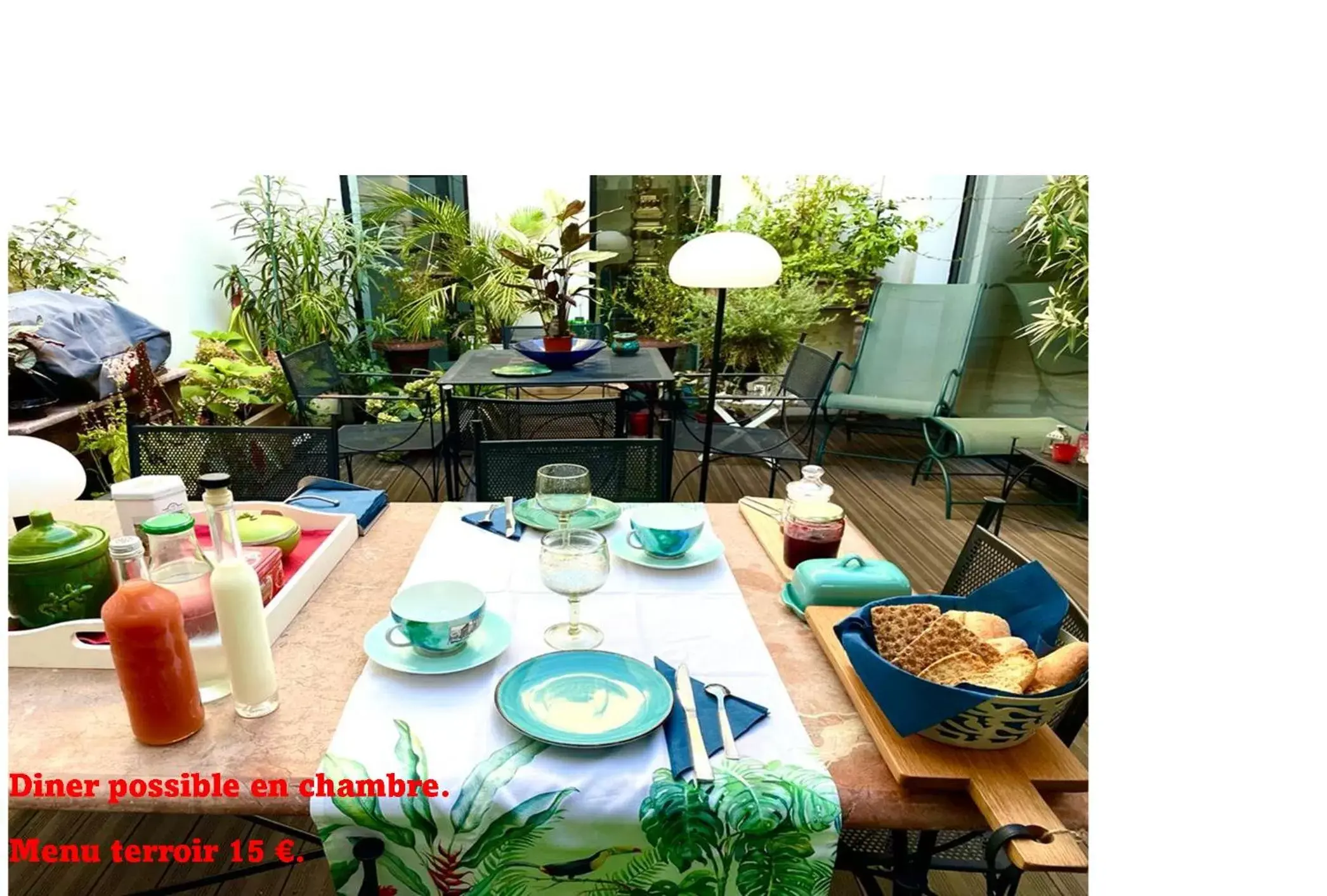 Restaurant/Places to Eat in Le Patio 3 Centre ville Restaurant/Places to Eat in Le Patio 3 Centre ville