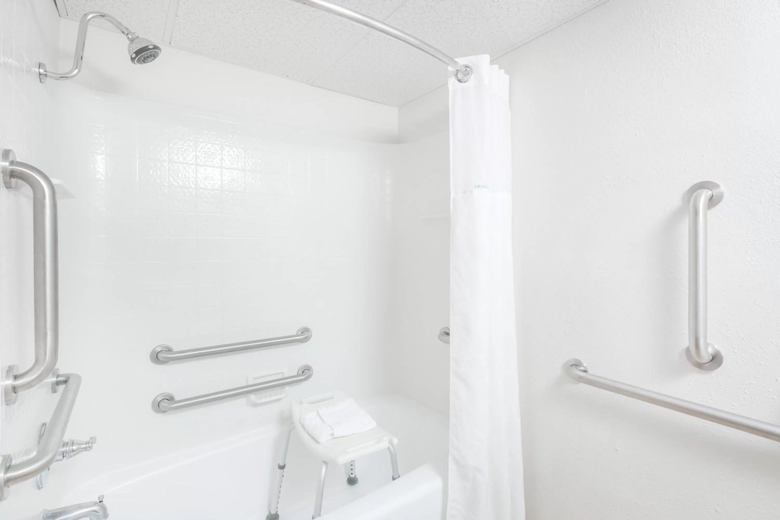 Bathroom in Wyndham Garden Ankeny