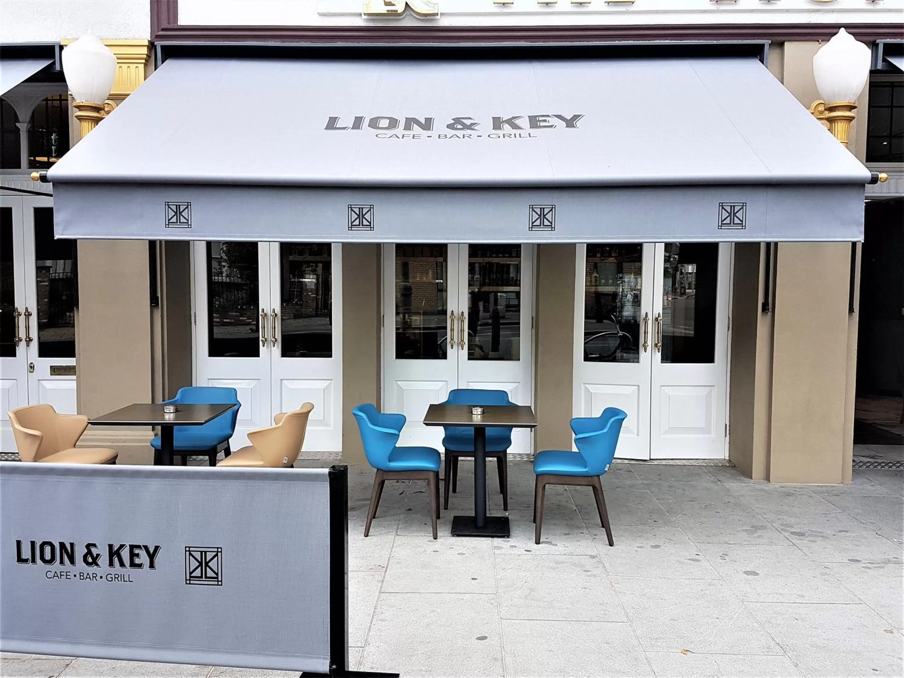 Restaurant/places to eat in The Lion & Key Hotel