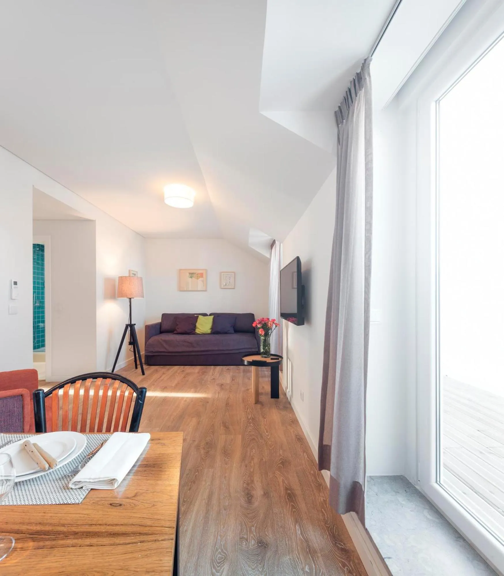 Living room, Bed in Lisbon Serviced Apartments - Avenida