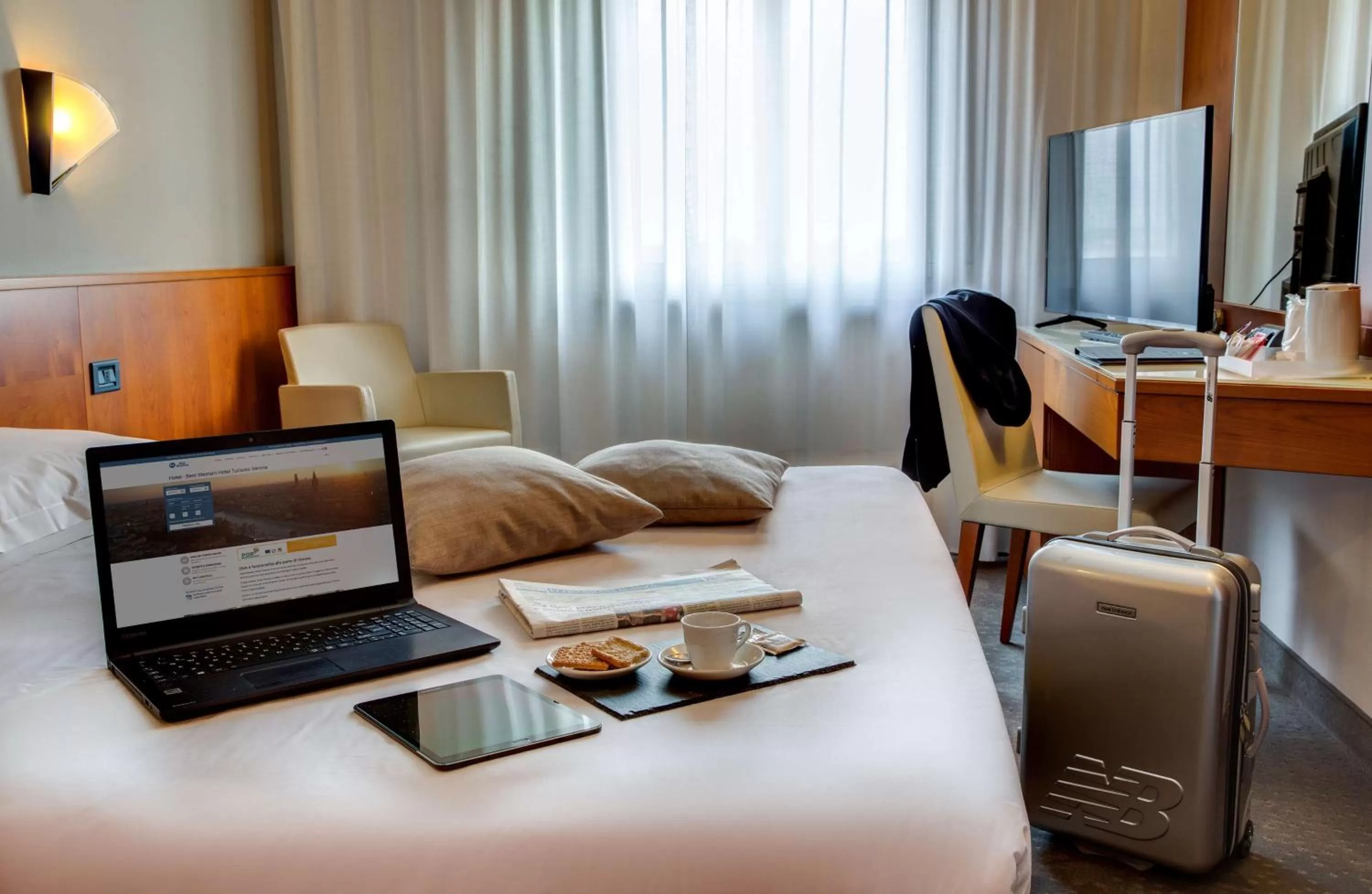 Bedroom, Bed in Best Western Hotel Turismo