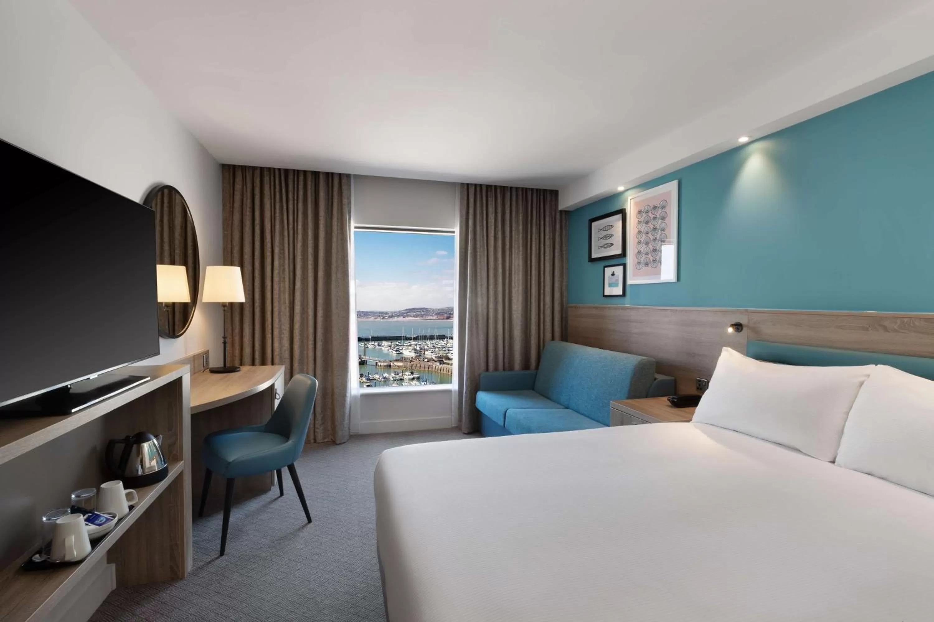 Bedroom, Bed in Hampton By Hilton Torquay